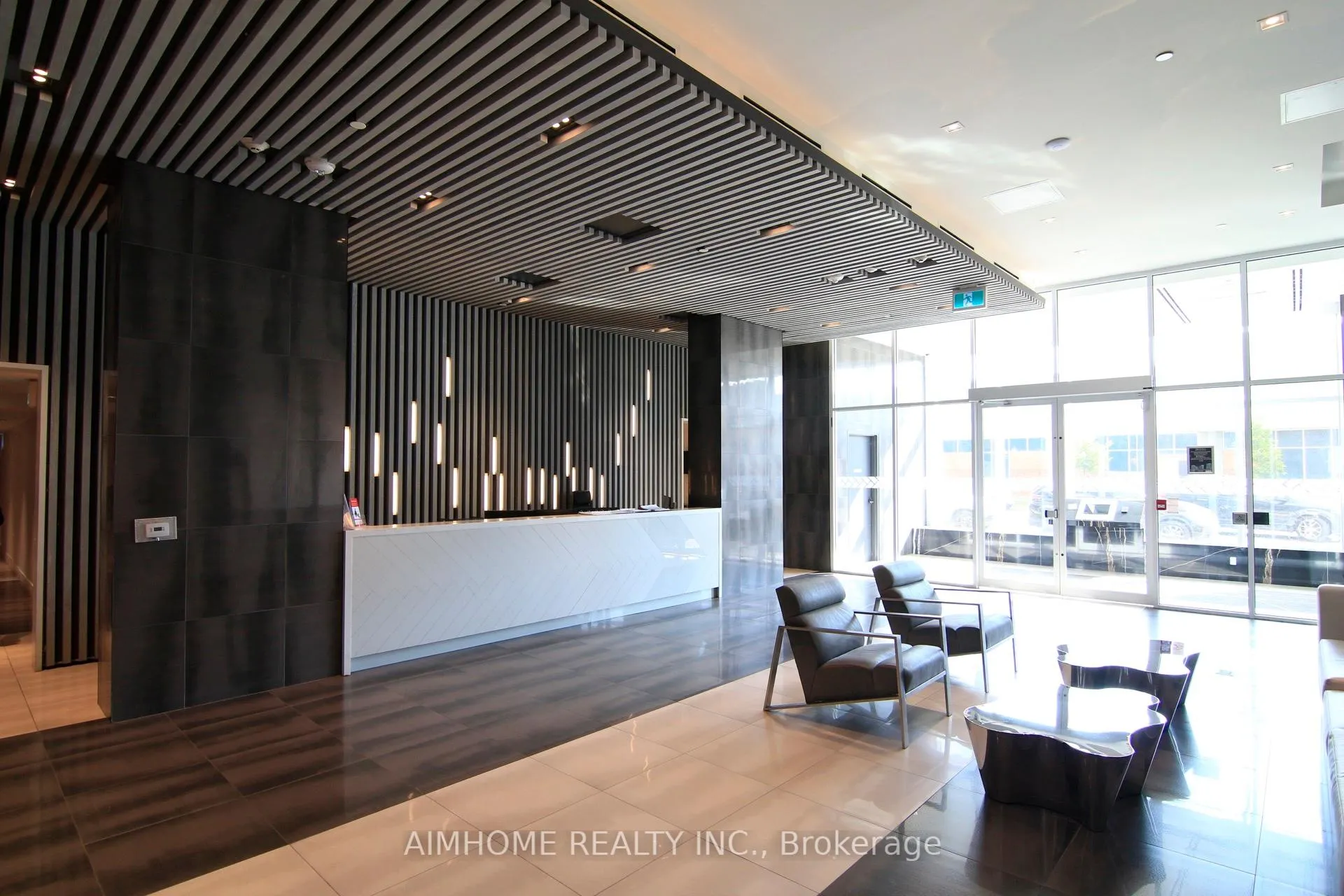 Photo 5 of Unit 1006, 2481 Taunton Road, Oakville, River Oaks — HOMEH