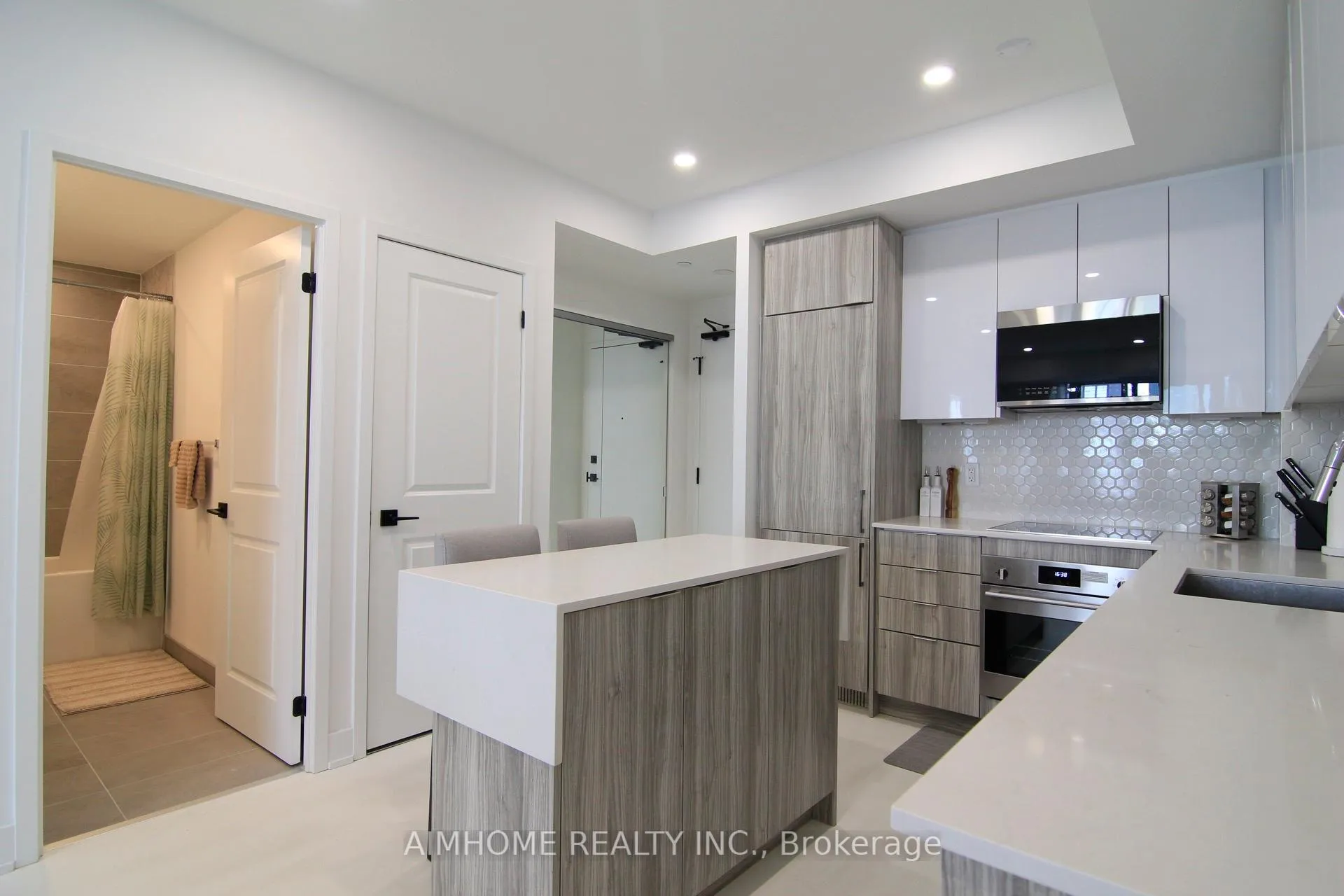 Photo 13 of Unit 1006, 2481 Taunton Road, Oakville, River Oaks — HOMEH