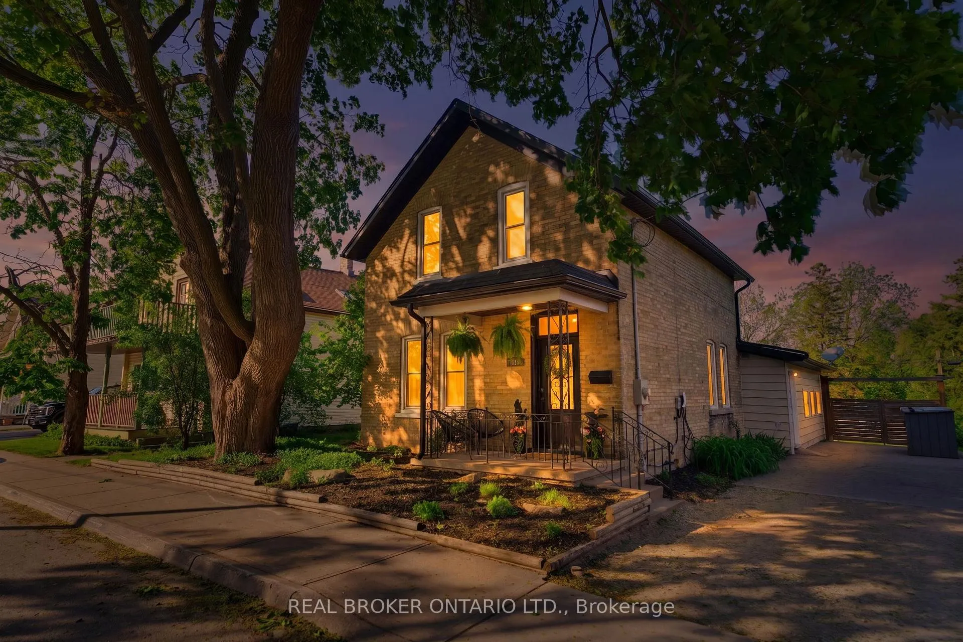 Photo 2 of 440 Duke Street W, Kitchener, Mount Hope Huron Park — HOMEH