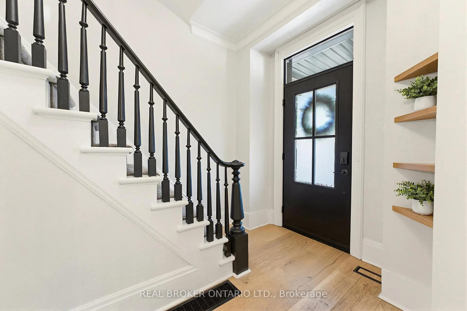 Photo 6 of 440 Duke Street W, Kitchener, Mount Hope Huron Park — HOMEH
