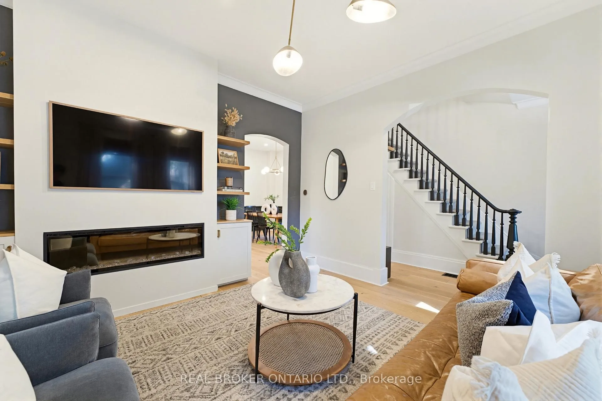 Photo 9 of 440 Duke Street W, Kitchener, Mount Hope Huron Park — HOMEH