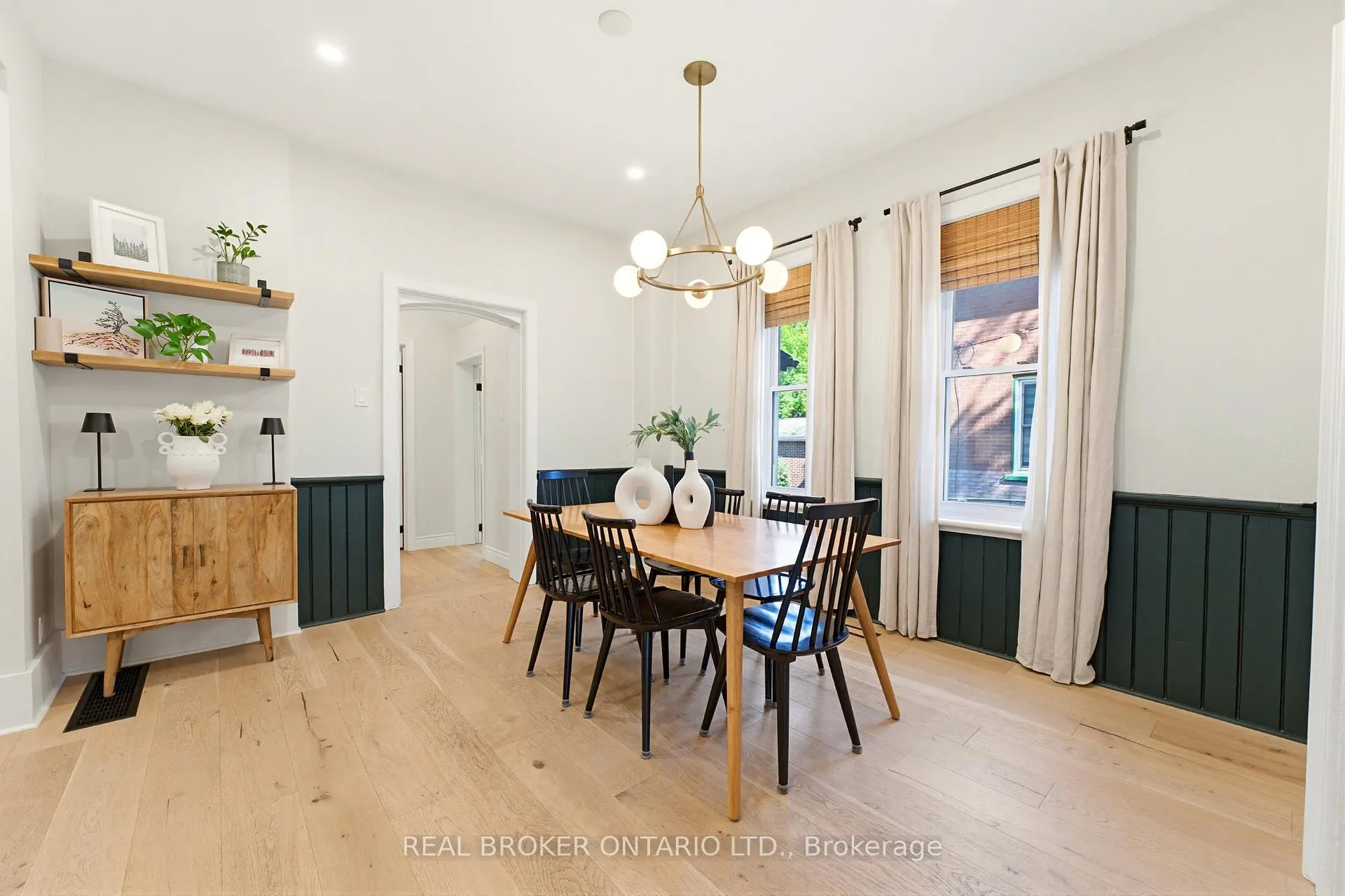 Photo 10 of 440 Duke Street W, Kitchener, Mount Hope Huron Park — HOMEH