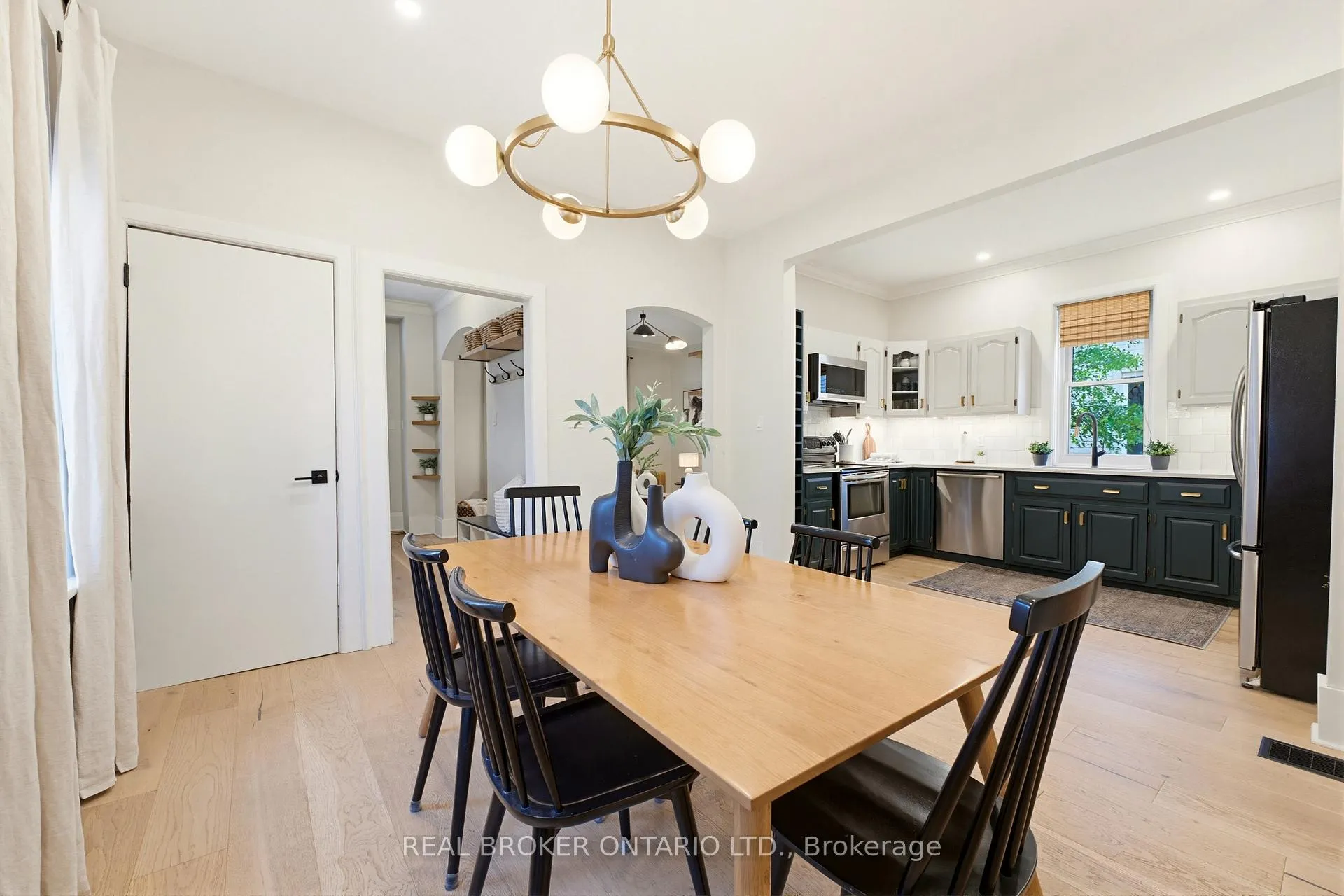 Photo 11 of 440 Duke Street W, Kitchener, Mount Hope Huron Park — HOMEH
