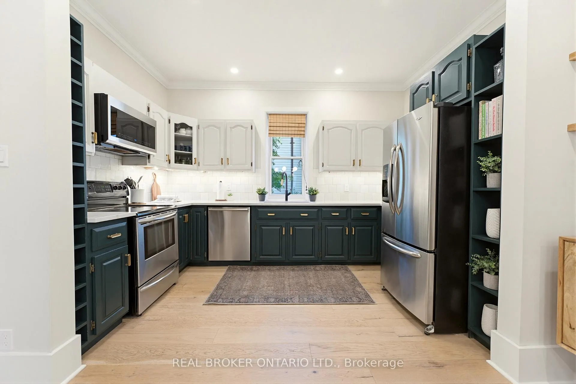 Photo 12 of 440 Duke Street W, Kitchener, Mount Hope Huron Park — HOMEH