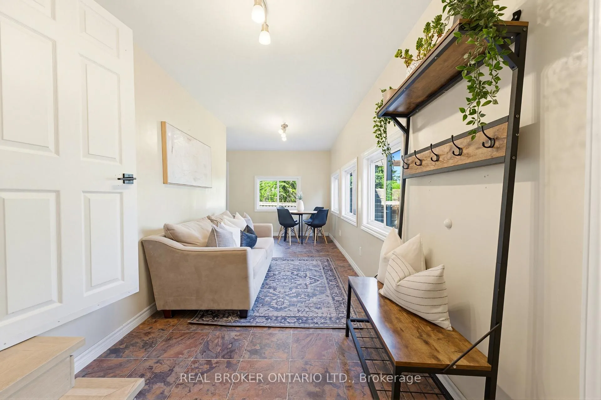 Photo 16 of 440 Duke Street W, Kitchener, Mount Hope Huron Park — HOMEH