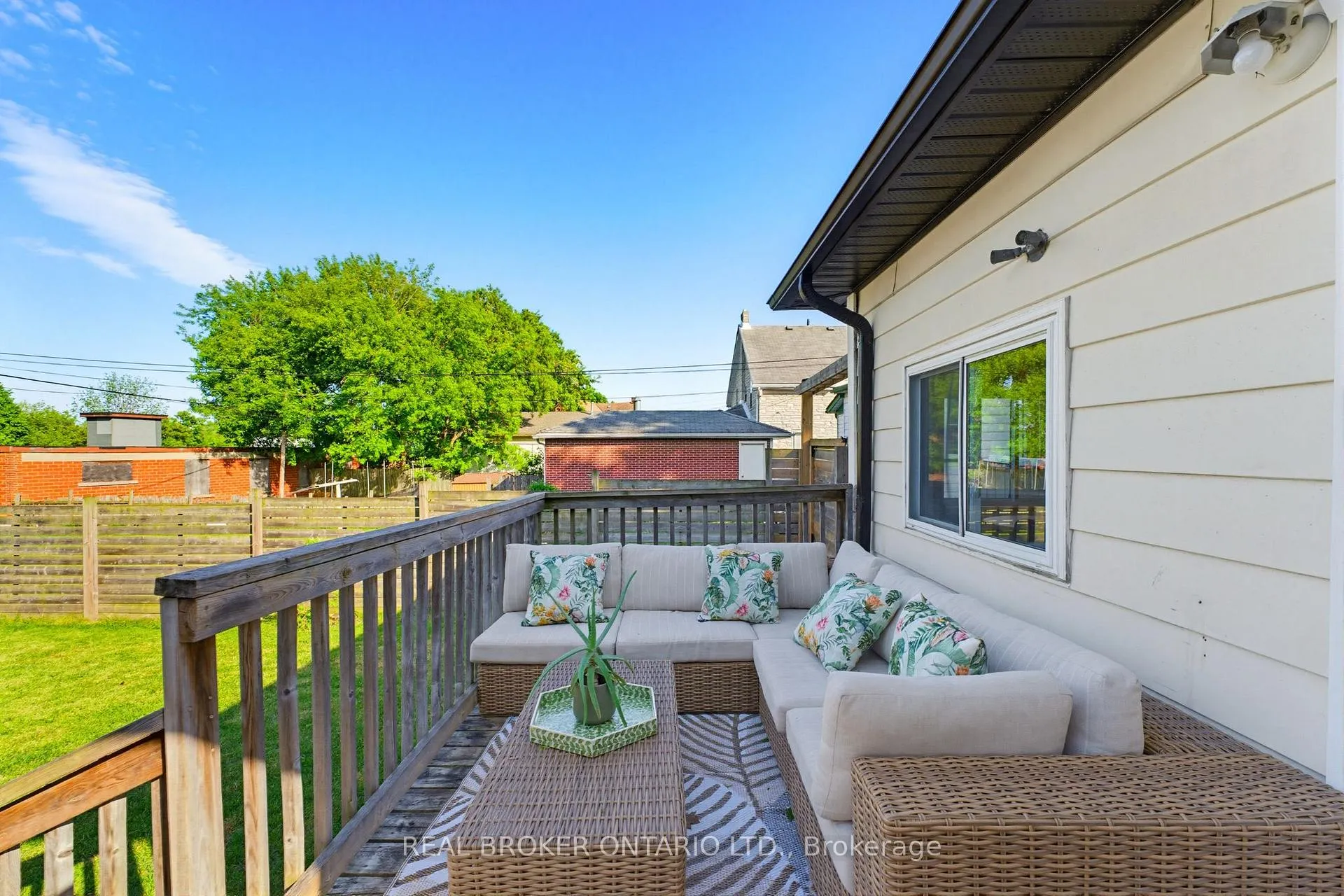 Photo 28 of 440 Duke Street W, Kitchener, Mount Hope Huron Park — HOMEH
