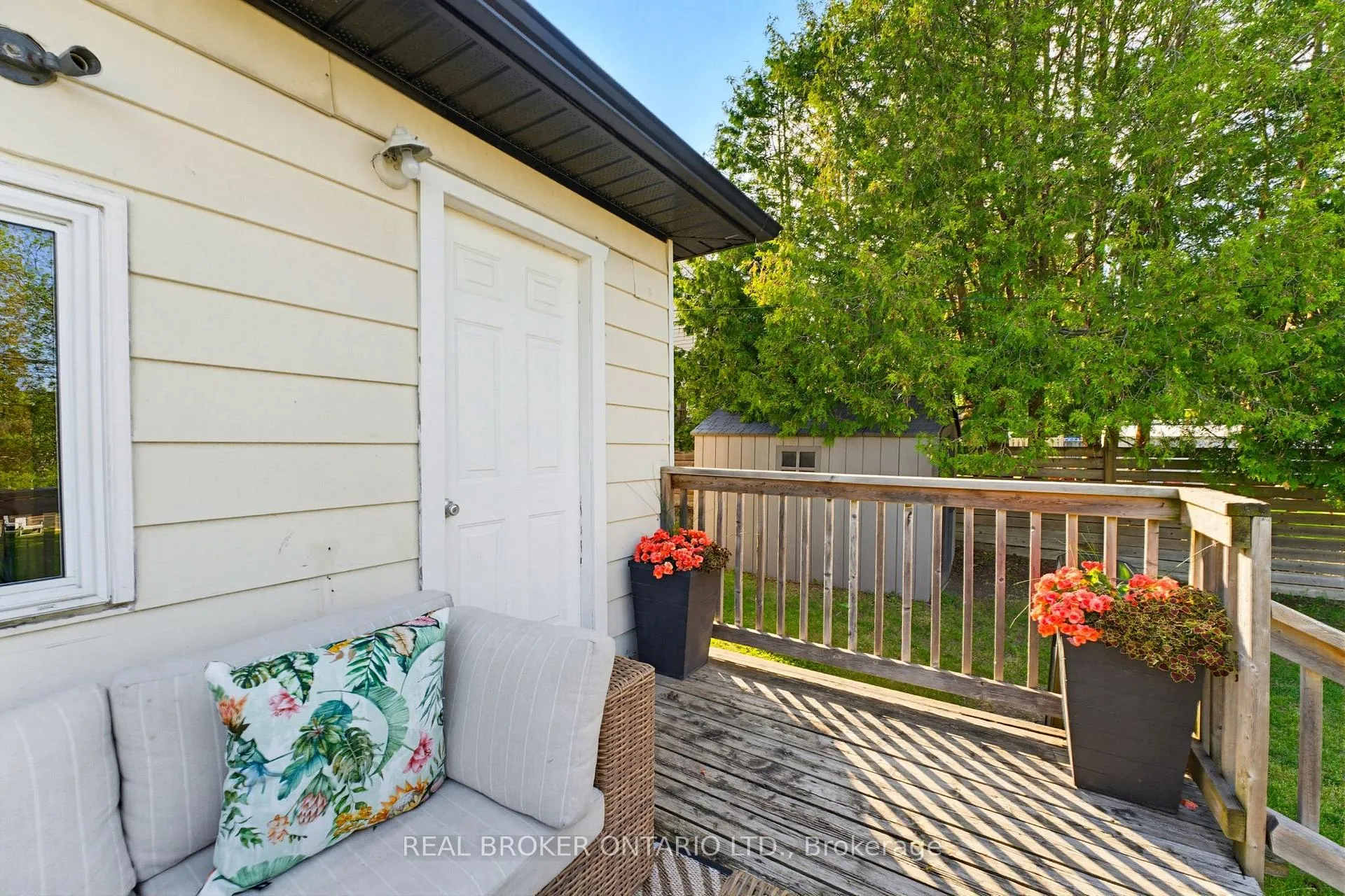 Photo 29 of 440 Duke Street W, Kitchener, Mount Hope Huron Park — HOMEH