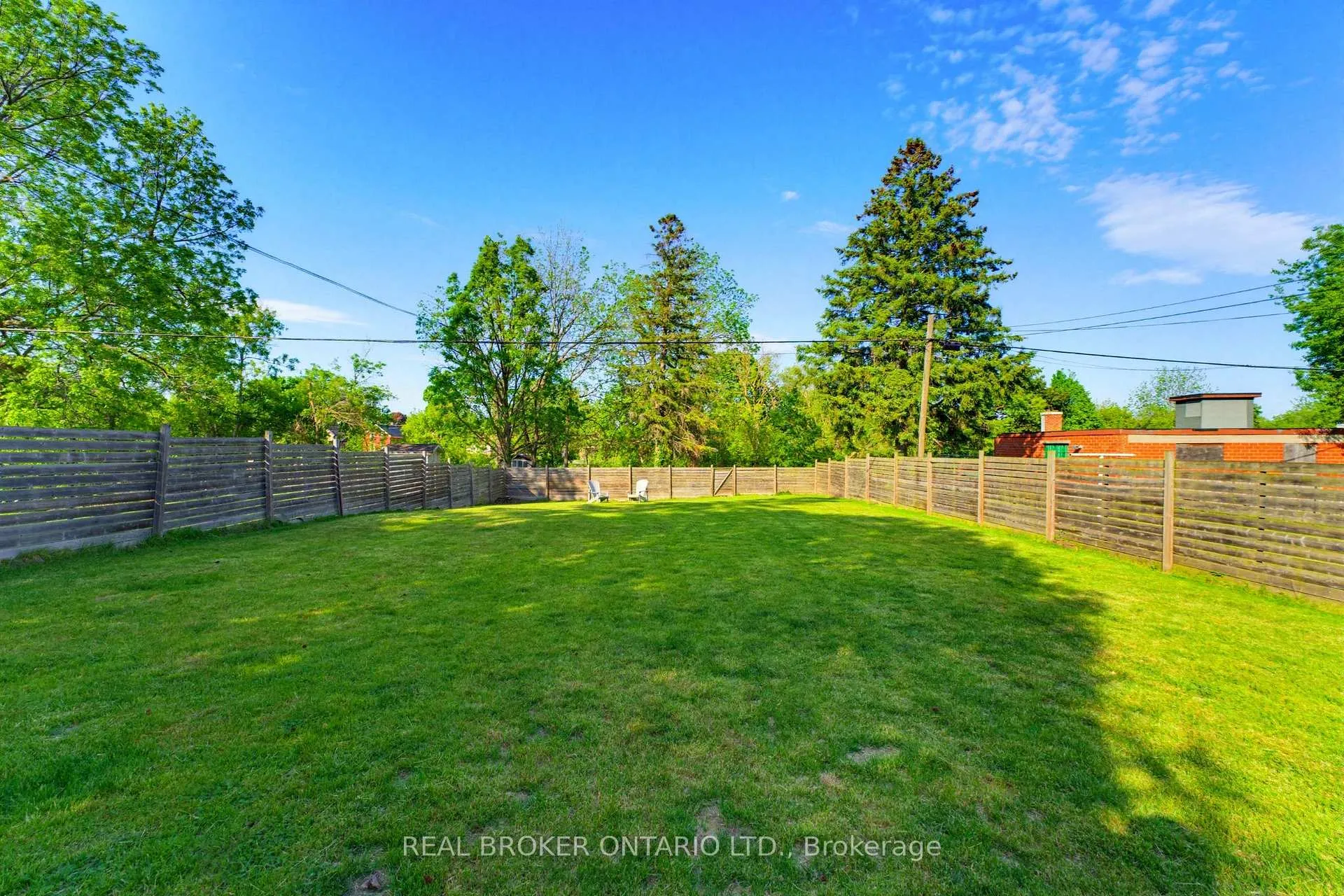 Photo 31 of 440 Duke Street W, Kitchener, Mount Hope Huron Park — HOMEH