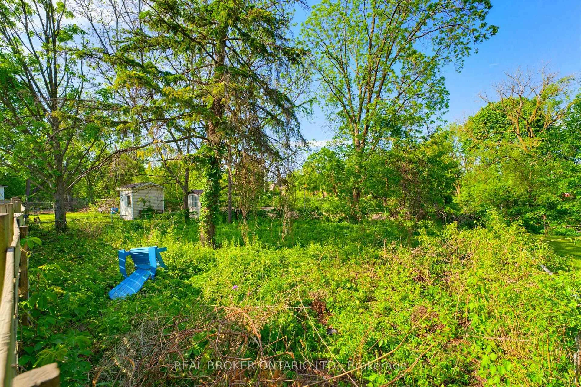 Photo 33 of 440 Duke Street W, Kitchener, Mount Hope Huron Park — HOMEH