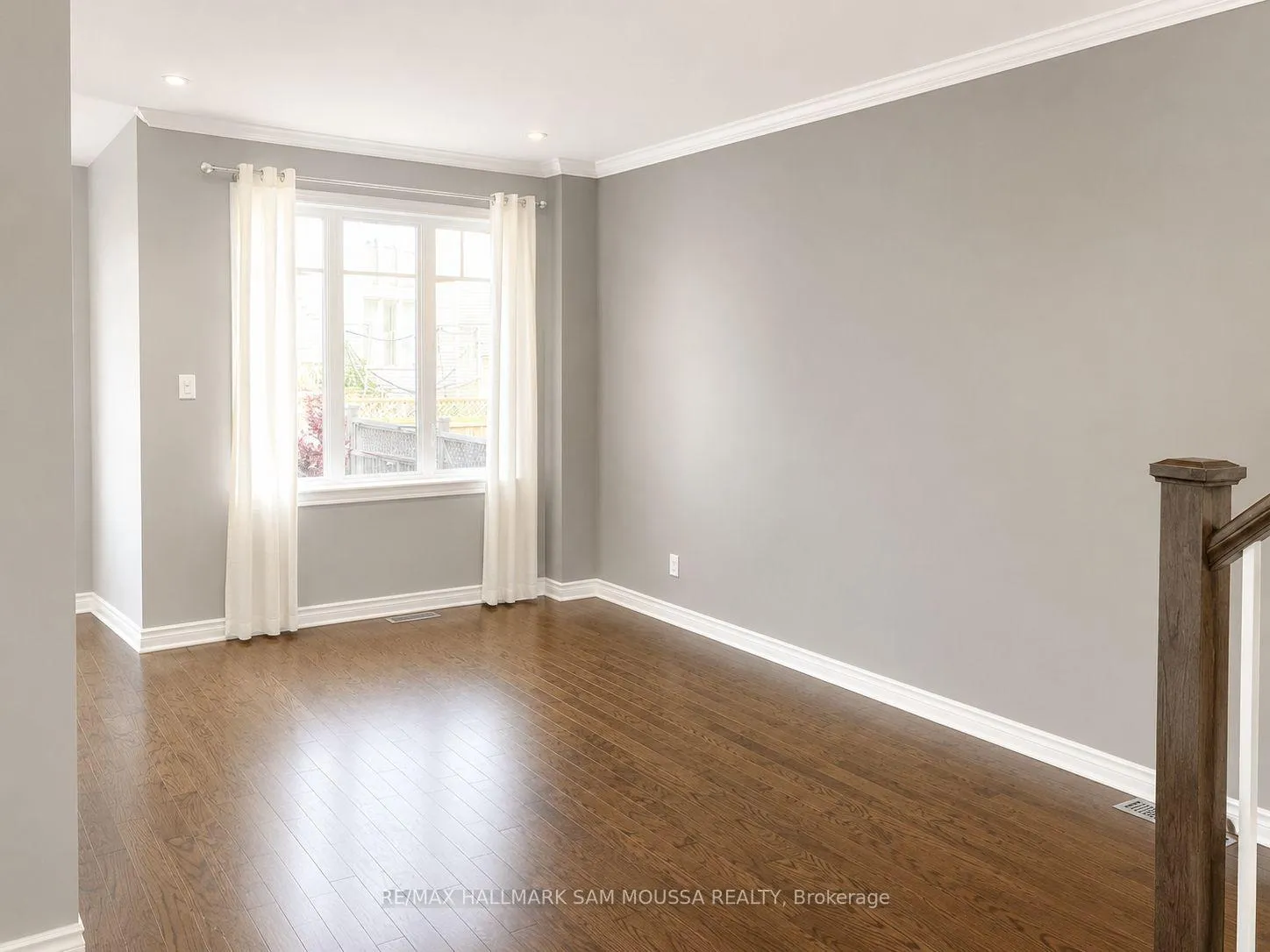 Photo 3 of 202 Badgeley Avenue, Ottawa, Kanata - Kanata Lakes/Heritage Hills — HOMEH
