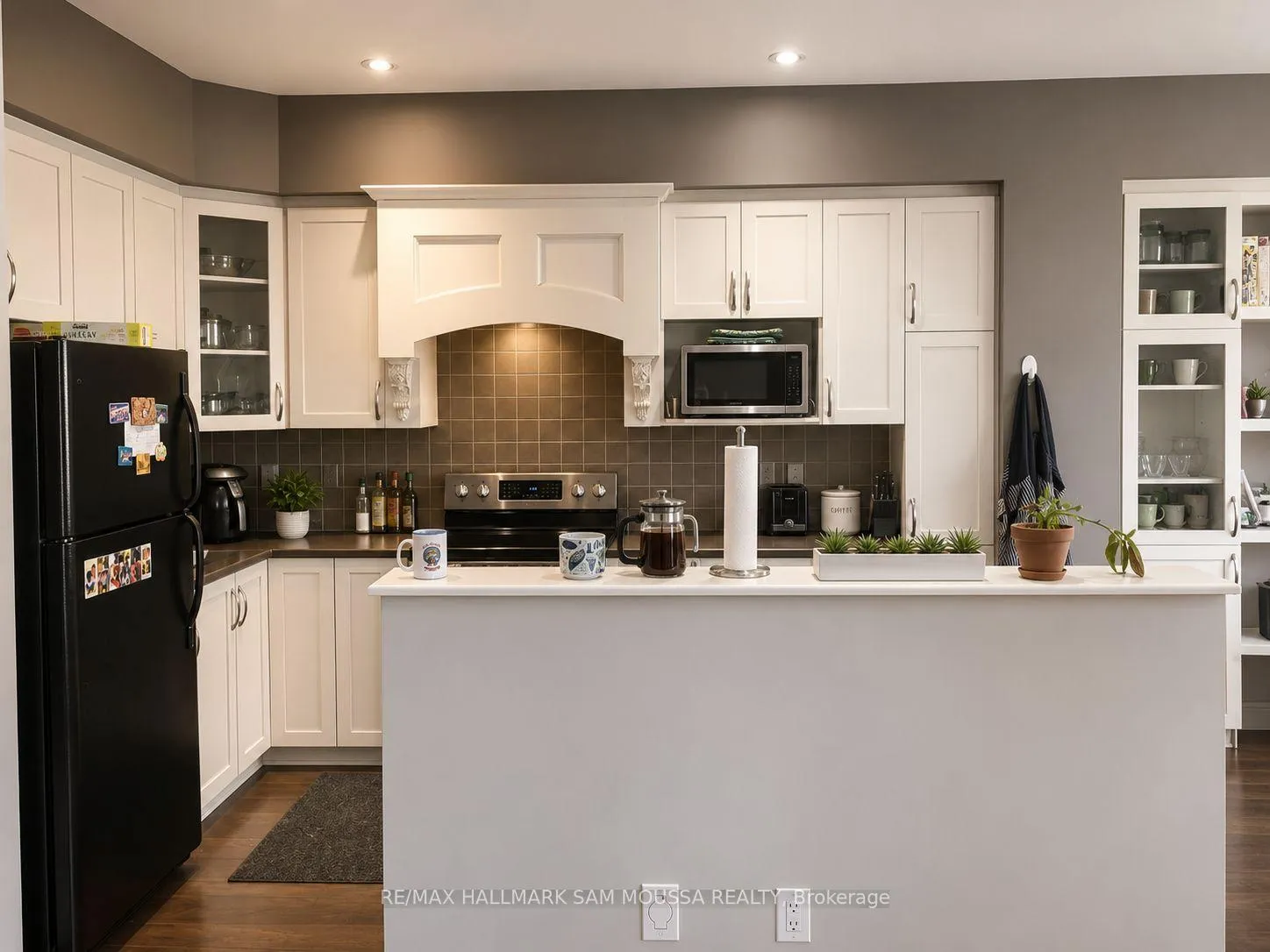 Photo 4 of 202 Badgeley Avenue, Ottawa, Kanata - Kanata Lakes/Heritage Hills — HOMEH
