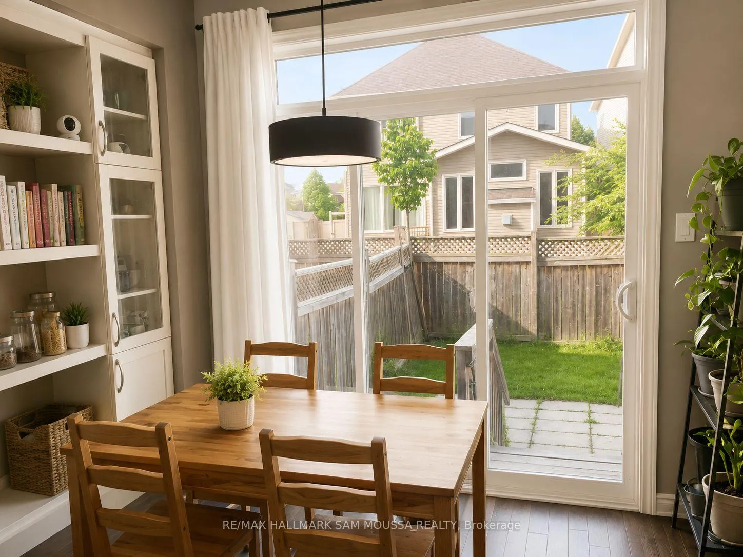 Photo 5 of 202 Badgeley Avenue, Ottawa, Kanata - Kanata Lakes/Heritage Hills — HOMEH