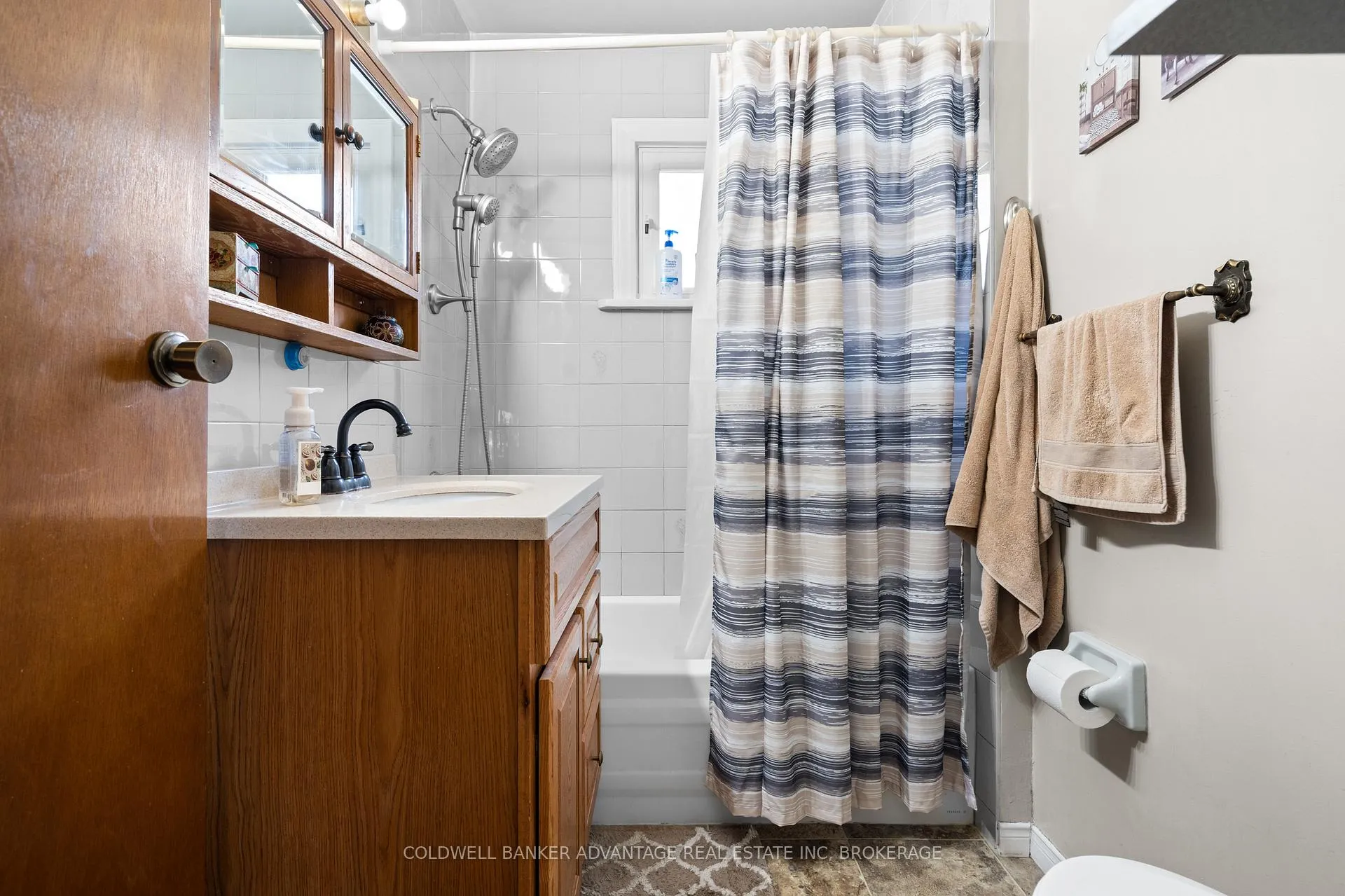 Photo 15 of 25 Lyons Avenue, Welland, Lincoln/Crowland — HOMEH