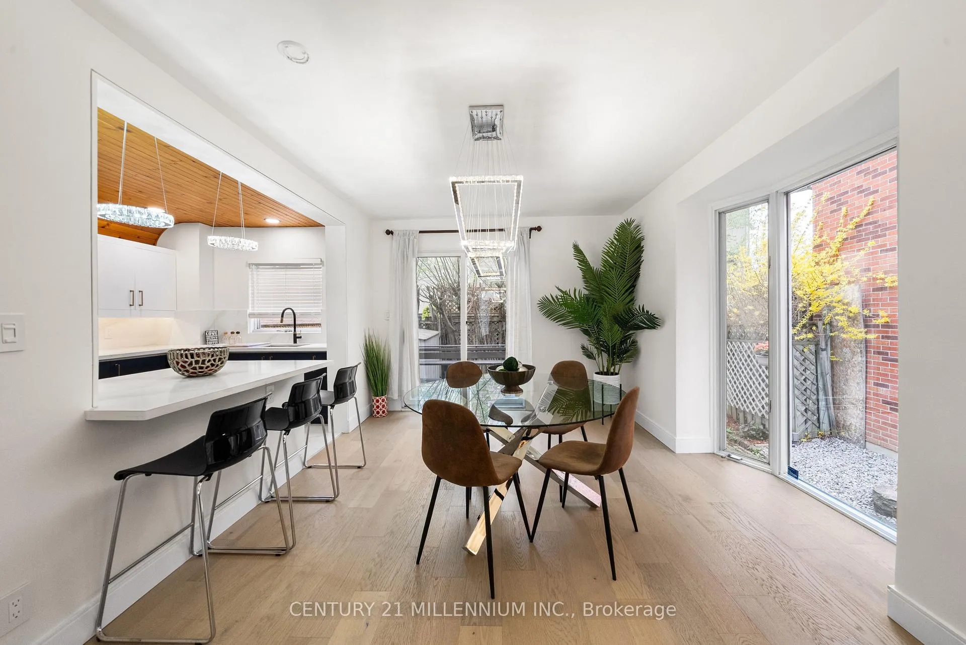 Photo 8 of 134 Helendale Avenue, Toronto, Yonge-Eglinton — HOMEH