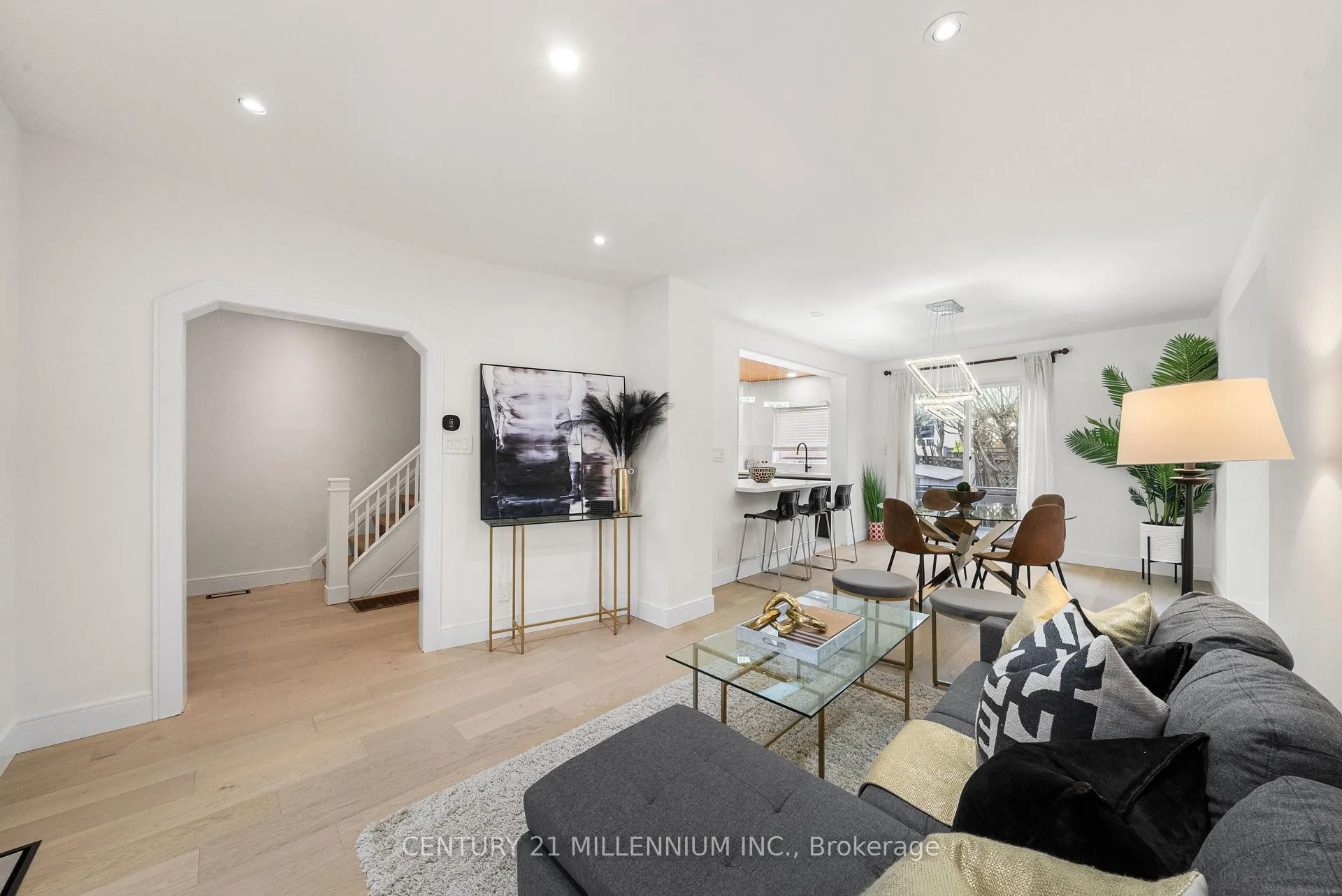 Photo 10 of 134 Helendale Avenue, Toronto, Yonge-Eglinton — HOMEH