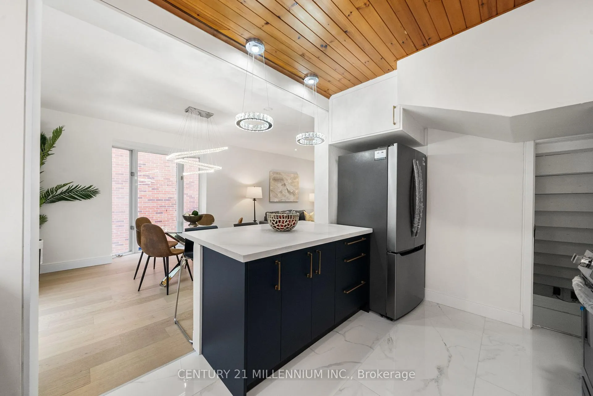 Photo 13 of 134 Helendale Avenue, Toronto, Yonge-Eglinton — HOMEH