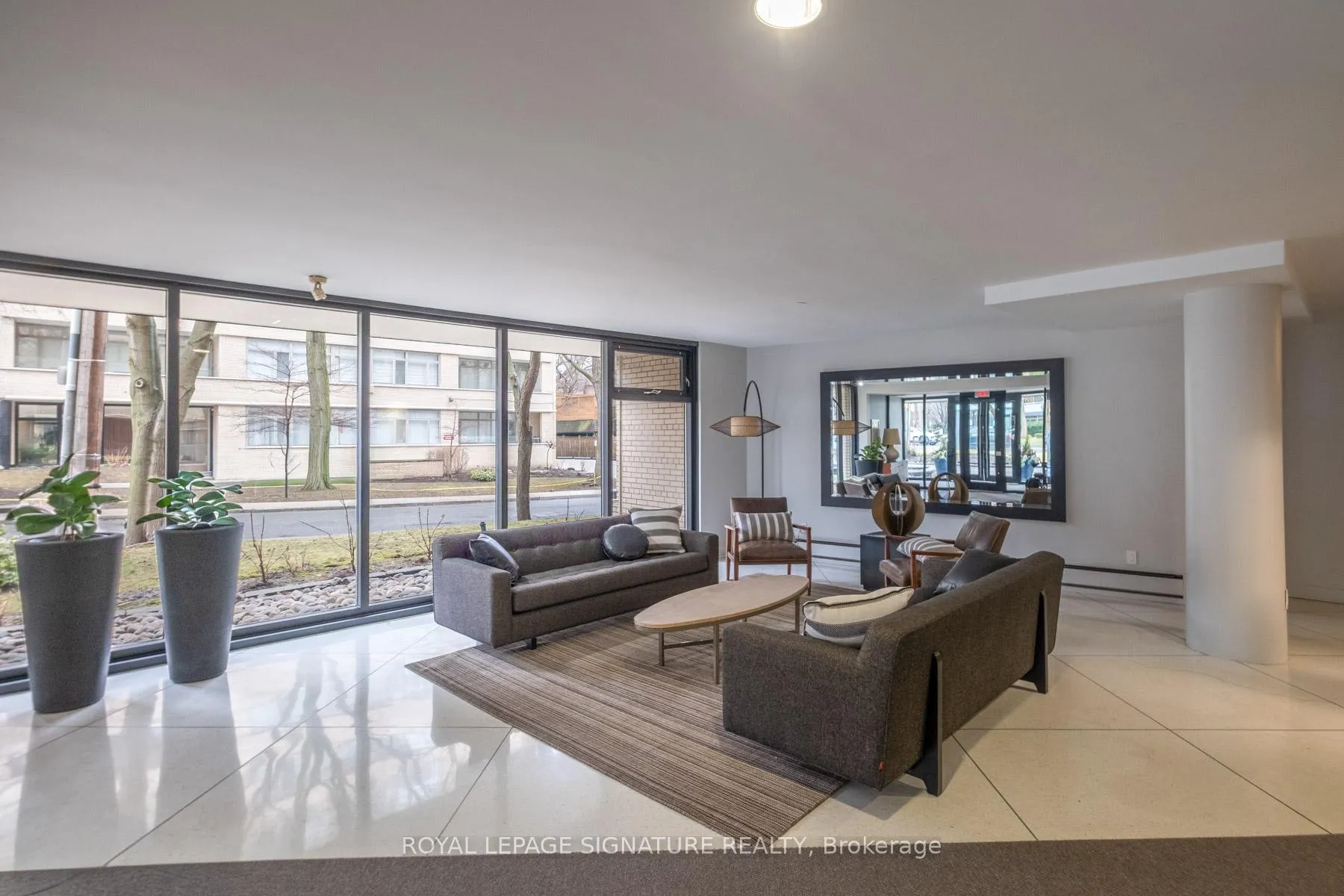 Photo 2 of Unit 1105, 575 Avenue Road, Toronto, Yonge-St. Clair — HOMEH