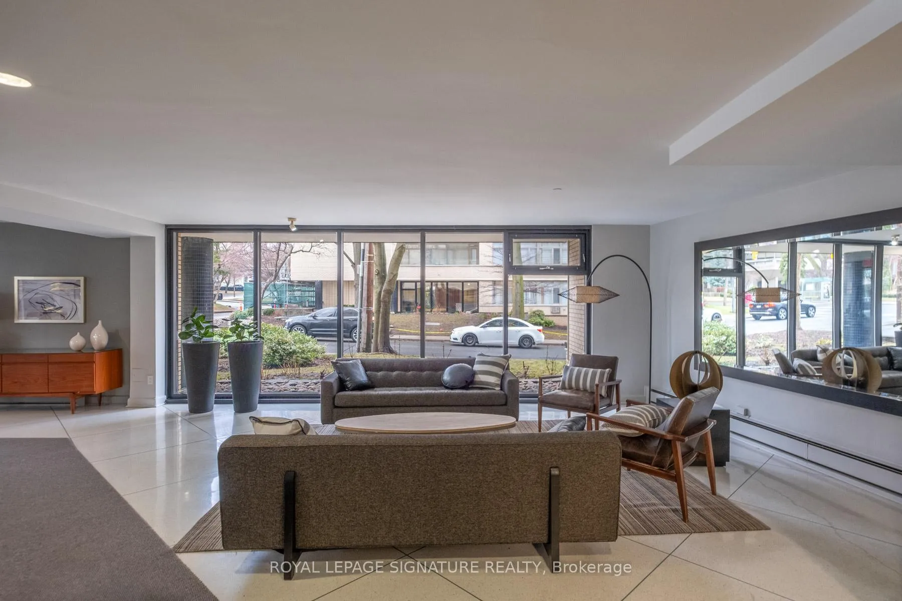 Photo 4 of Unit 1105, 575 Avenue Road, Toronto, Yonge-St. Clair — HOMEH