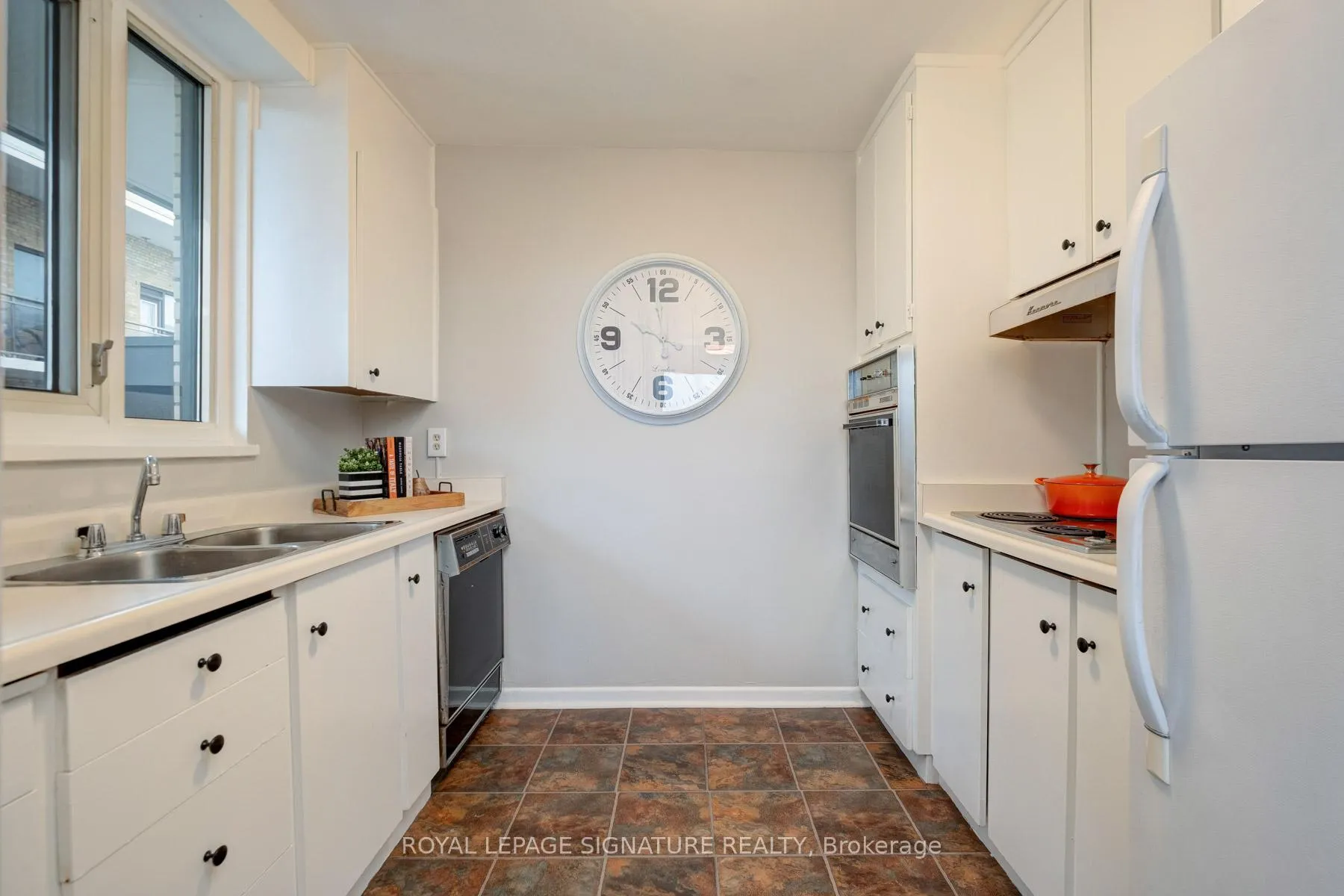 Photo 18 of Unit 1105, 575 Avenue Road, Toronto, Yonge-St. Clair — HOMEH