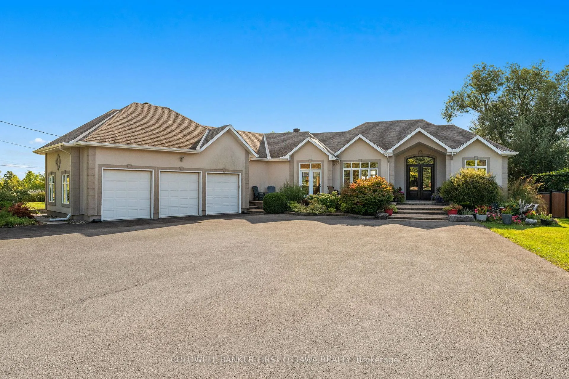 Photo of 358 River Road
