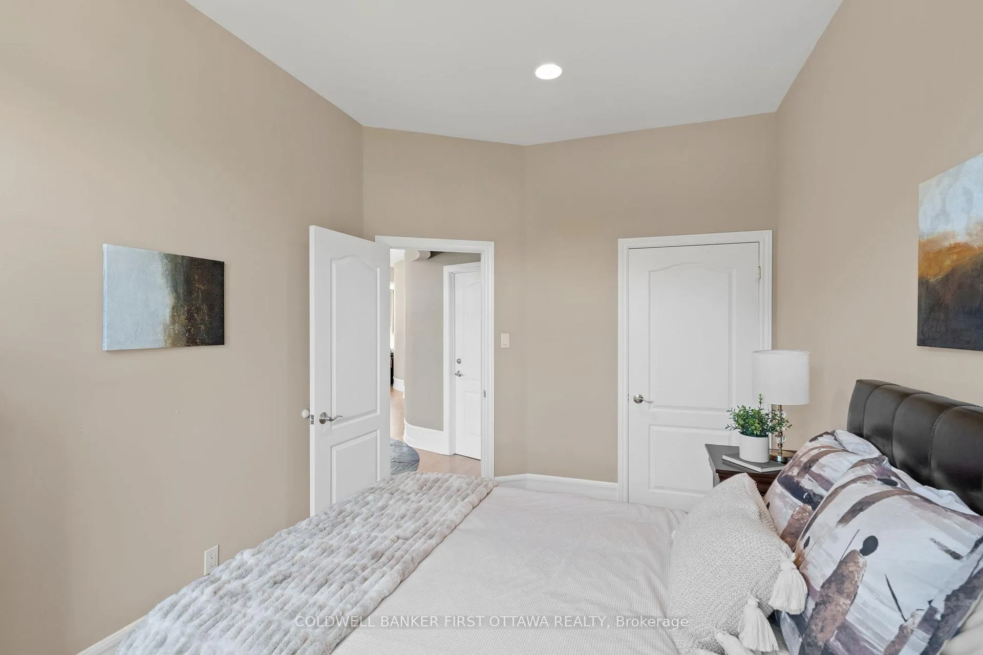 Photo 22 of 358 River Road, Ottawa, Cedardale — HOMEH