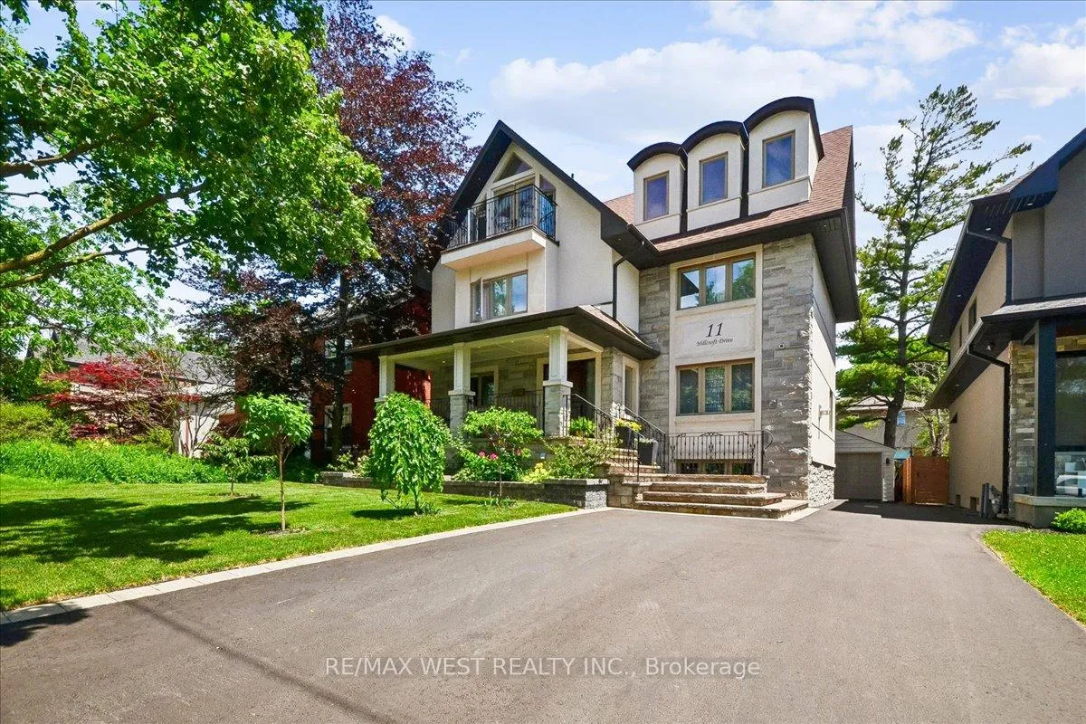 Photo 2 of 11 Hillcroft Drive, Etobicoke, Islington-City Centre West — HOMEH