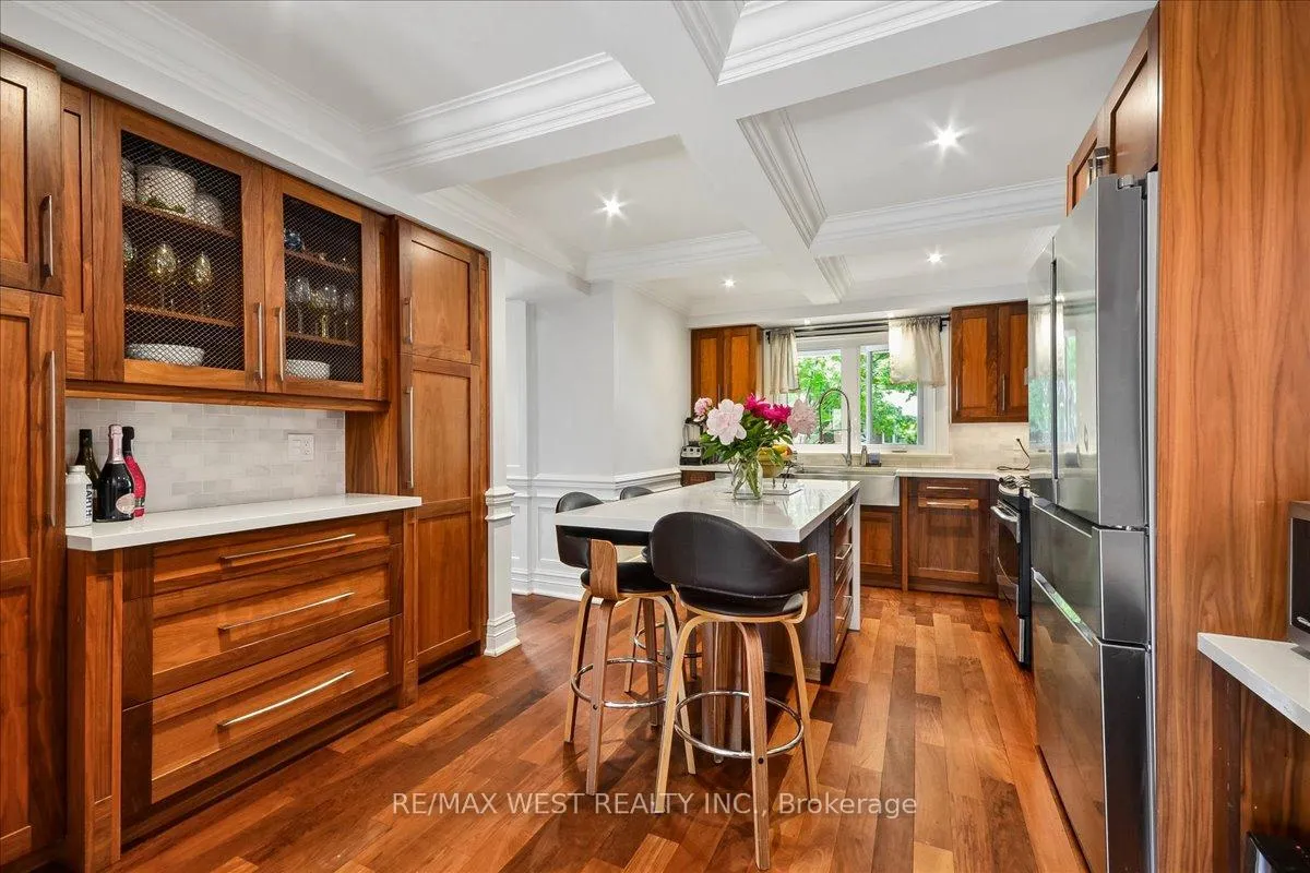Photo 4 of 11 Hillcroft Drive, Etobicoke, Islington-City Centre West — HOMEH