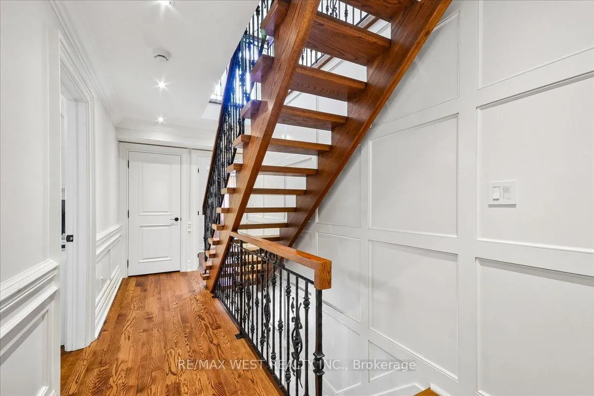 Photo 9 of 11 Hillcroft Drive, Etobicoke, Islington-City Centre West — HOMEH
