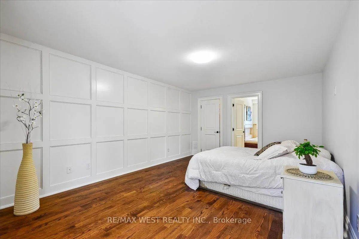 Photo 10 of 11 Hillcroft Drive, Etobicoke, Islington-City Centre West — HOMEH