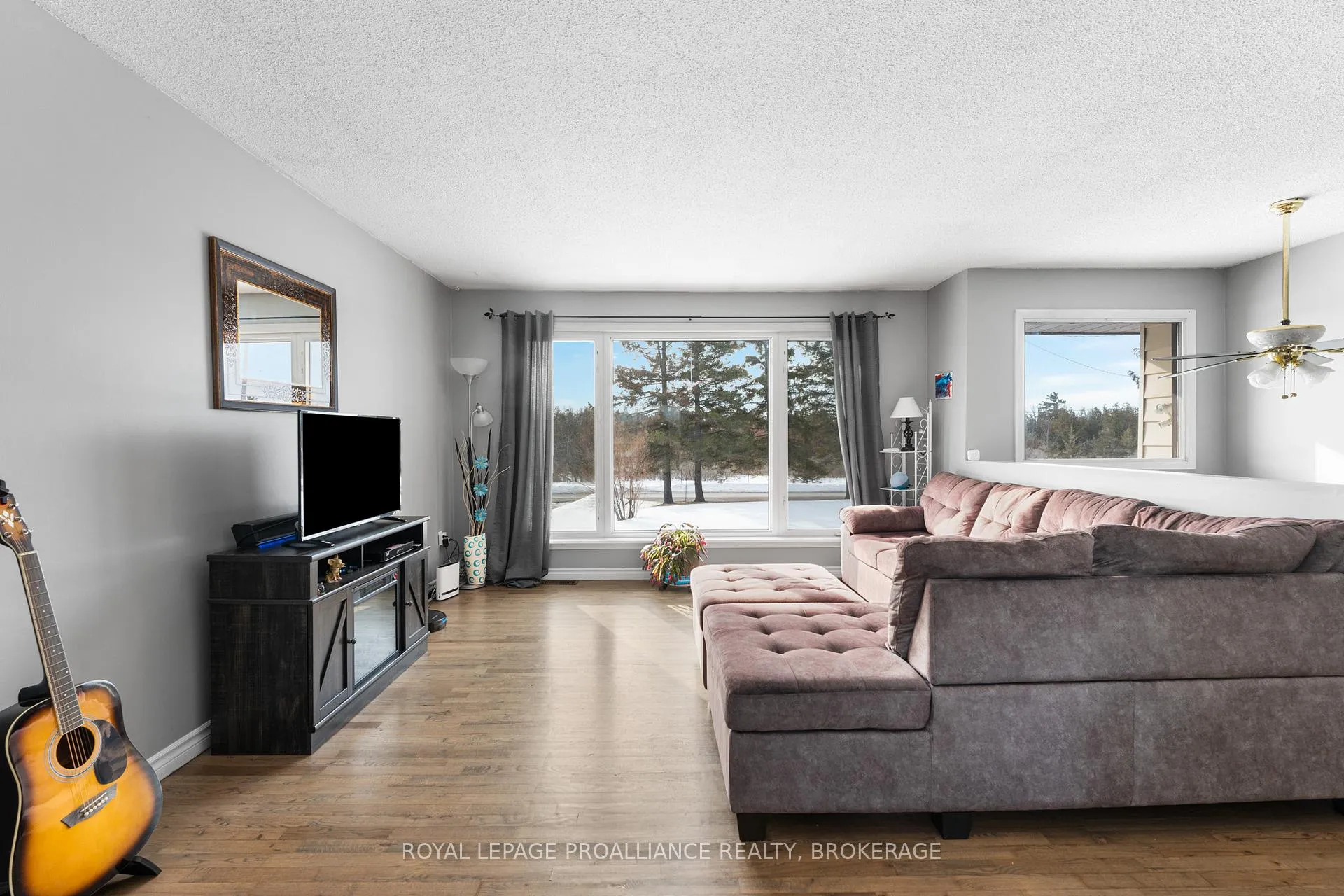 Photo 8 of 261 Shane Street, Loyalist, Lennox and Addington - South — HOMEH