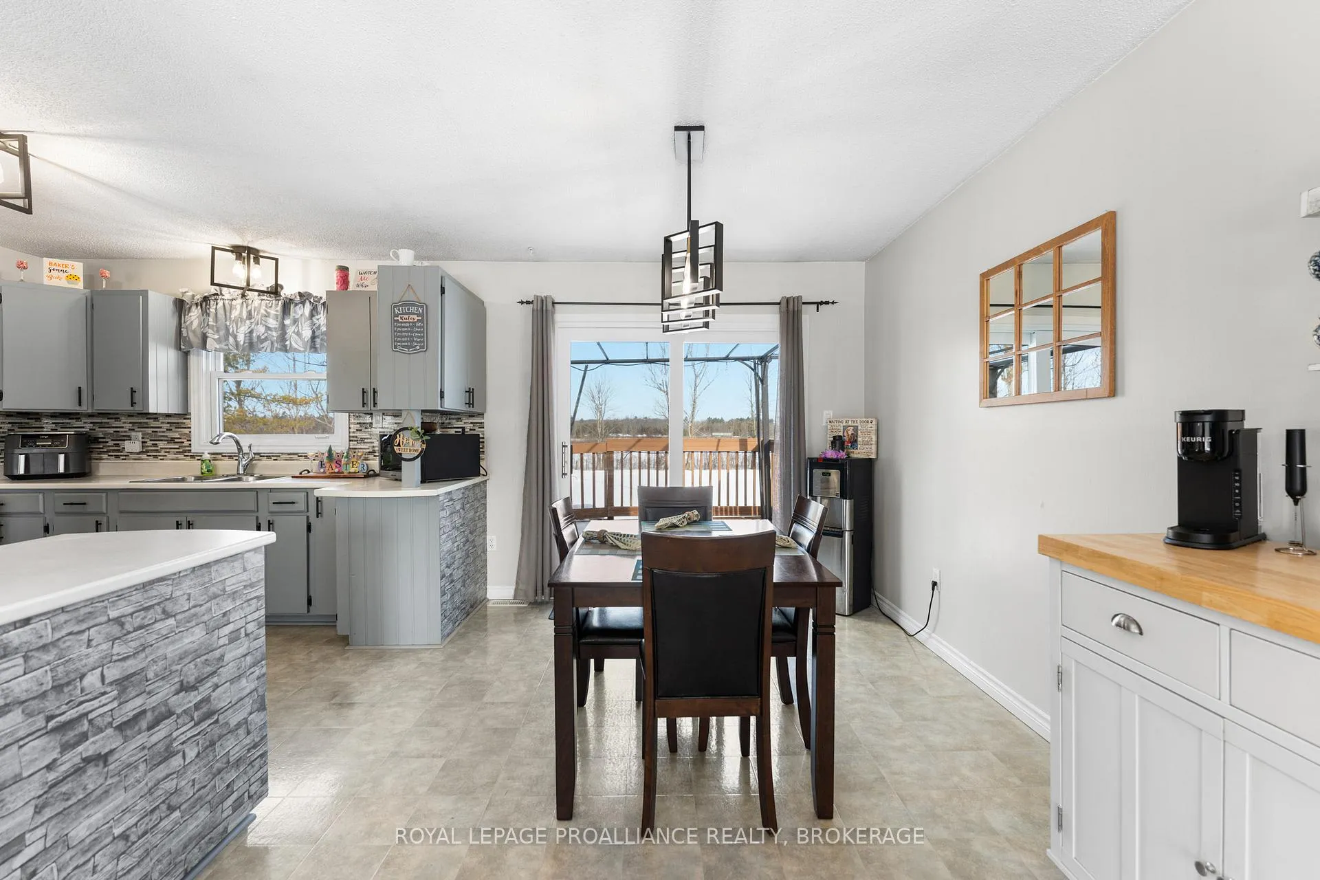 Photo 9 of 261 Shane Street, Loyalist, Lennox and Addington - South — HOMEH