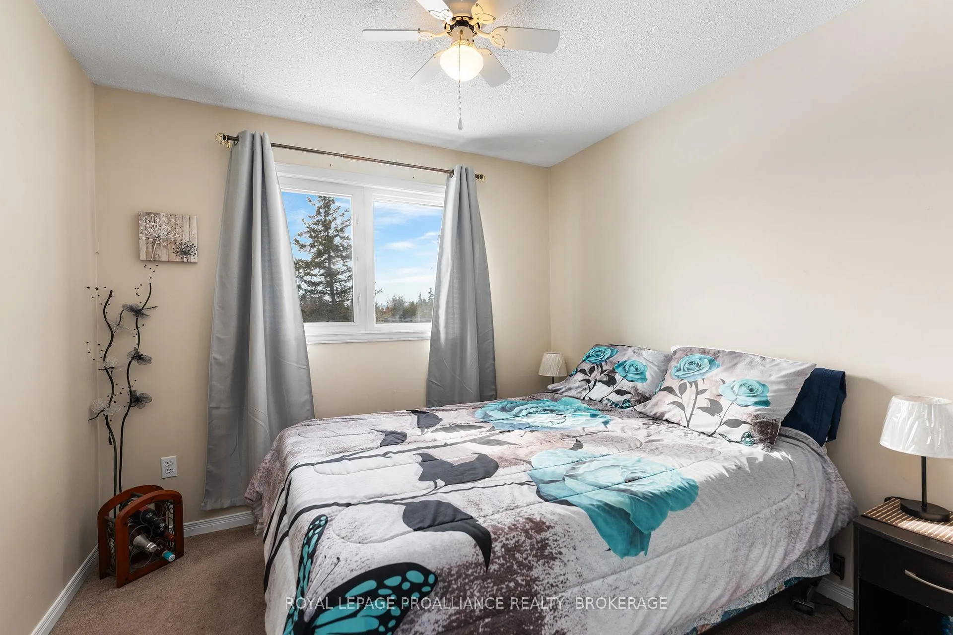 Photo 15 of 261 Shane Street, Loyalist, Lennox and Addington - South — HOMEH