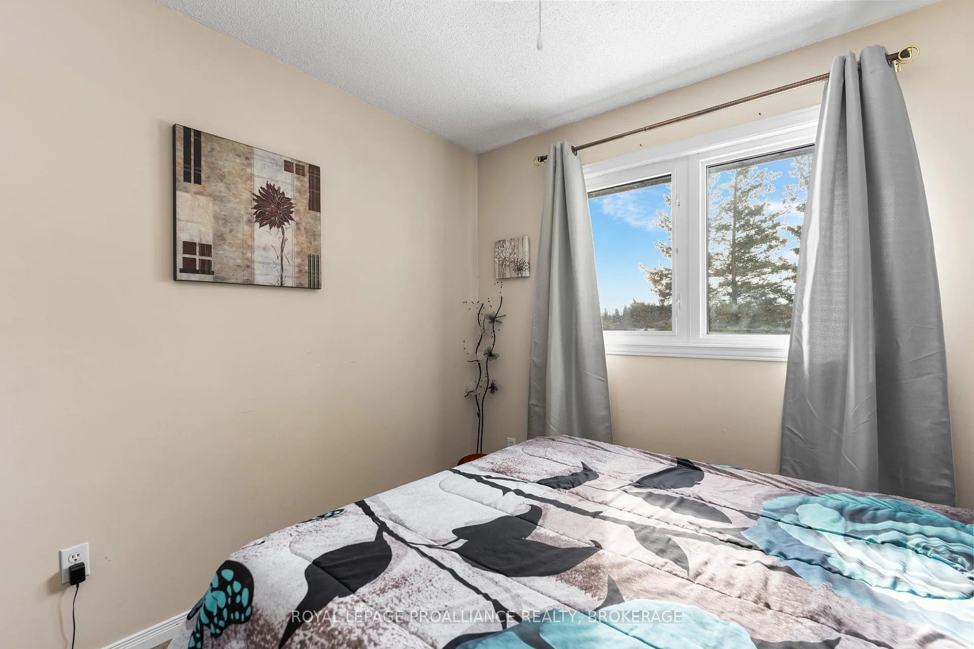 Photo 17 of 261 Shane Street, Loyalist, Lennox and Addington - South — HOMEH