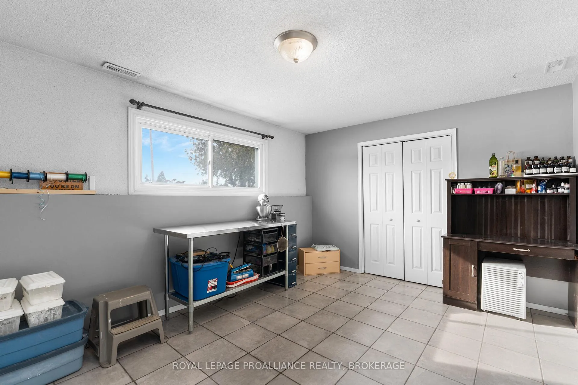 Photo 32 of 261 Shane Street, Loyalist, Lennox and Addington - South — HOMEH