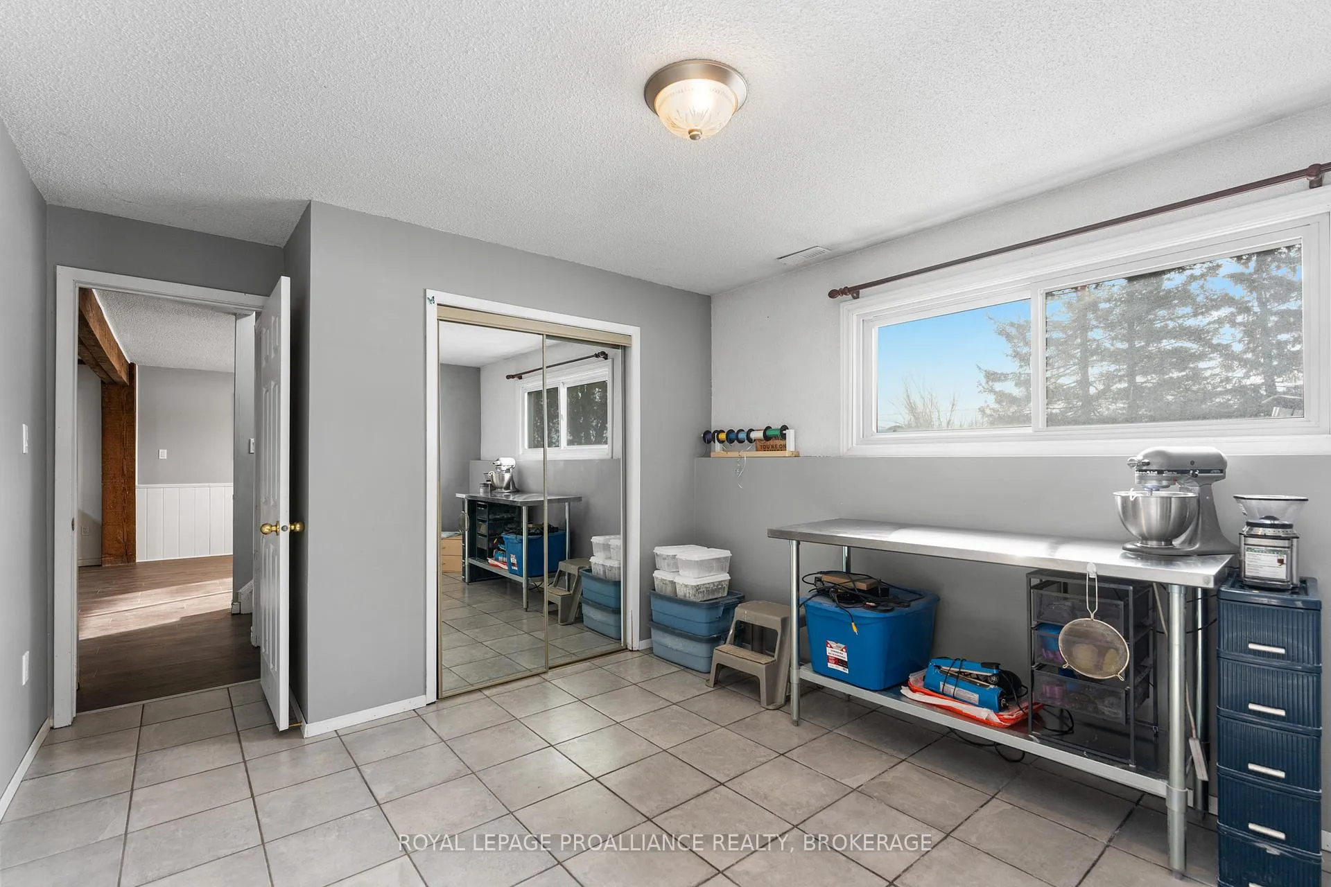 Photo 33 of 261 Shane Street, Loyalist, Lennox and Addington - South — HOMEH