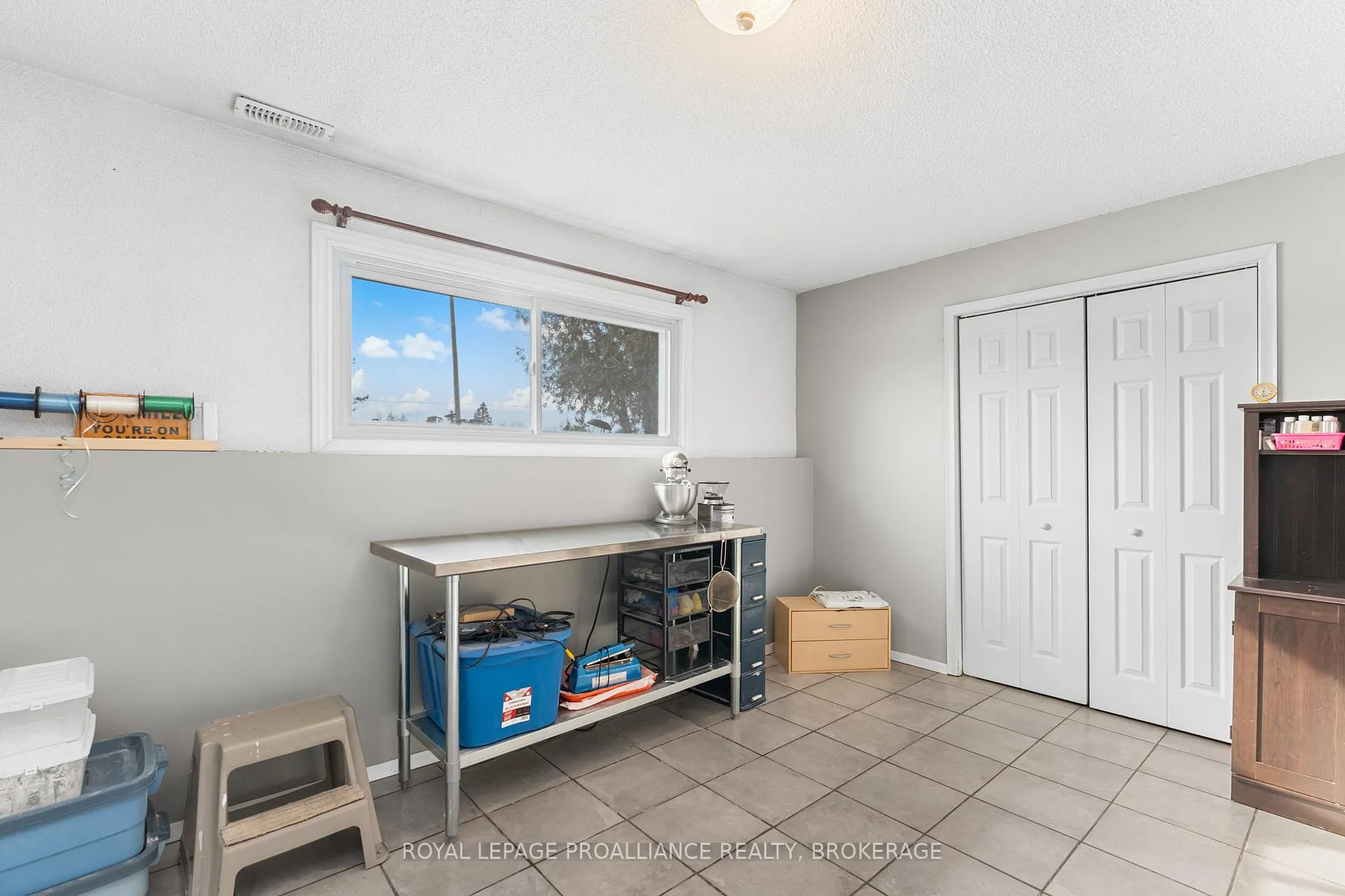 Photo 34 of 261 Shane Street, Loyalist, Lennox and Addington - South — HOMEH