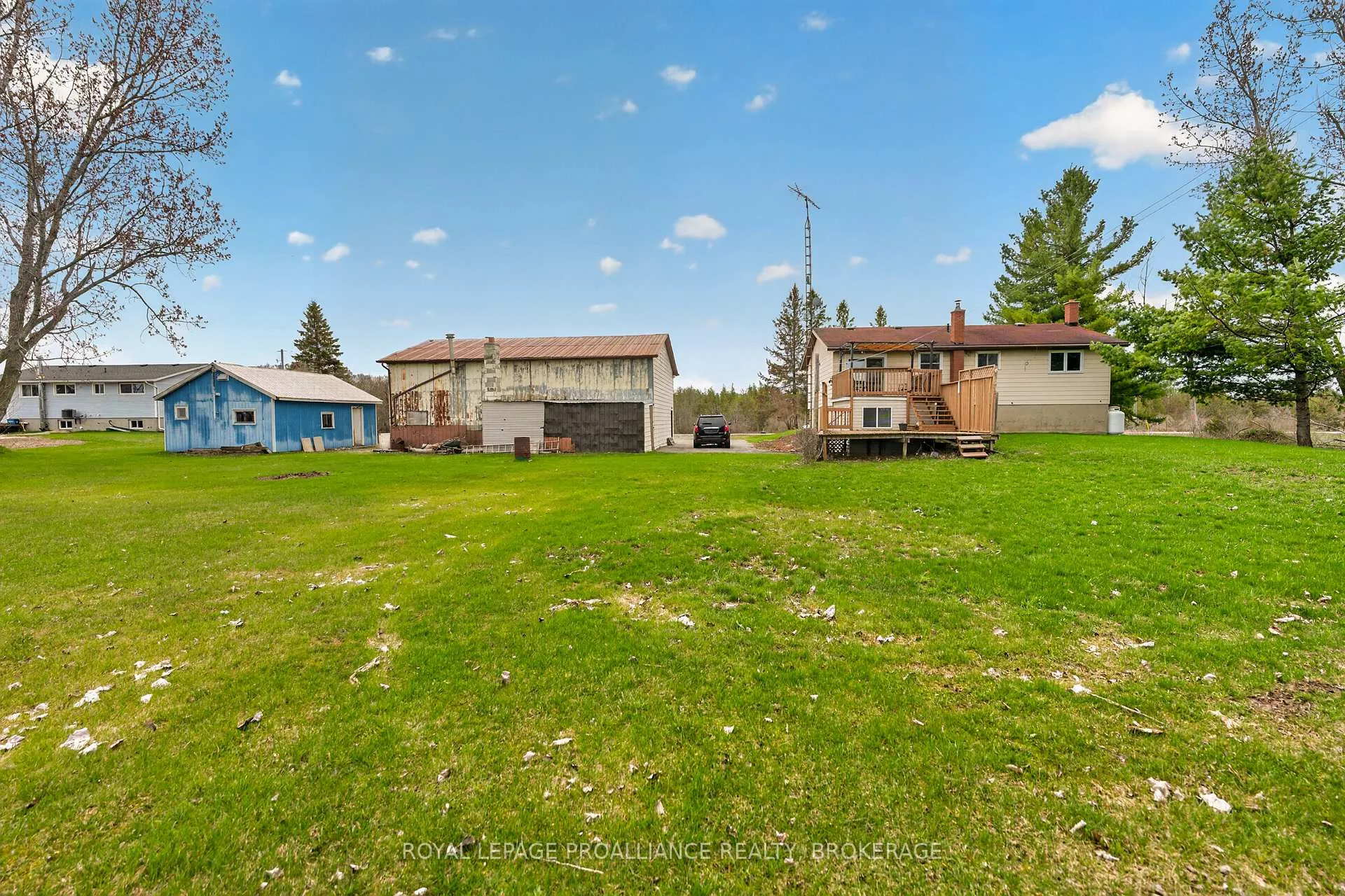 Photo 45 of 261 Shane Street, Loyalist, Lennox and Addington - South — HOMEH