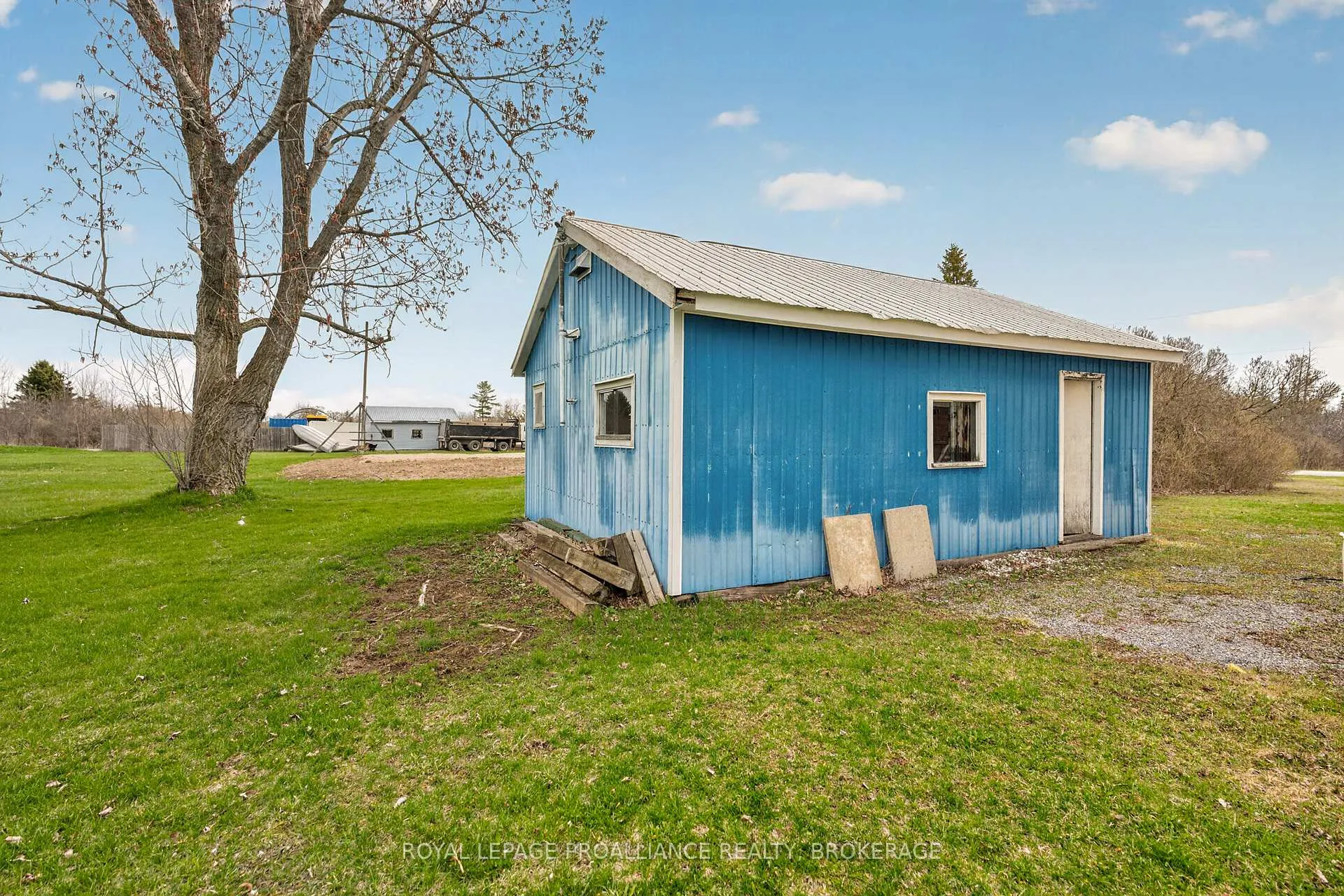 Photo 47 of 261 Shane Street, Loyalist, Lennox and Addington - South — HOMEH