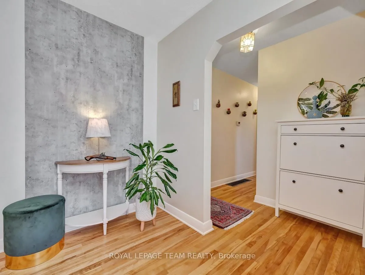 Photo 12 of 1233 Cheverton Avenue, Ottawa, Alta Vista — HOMEH
