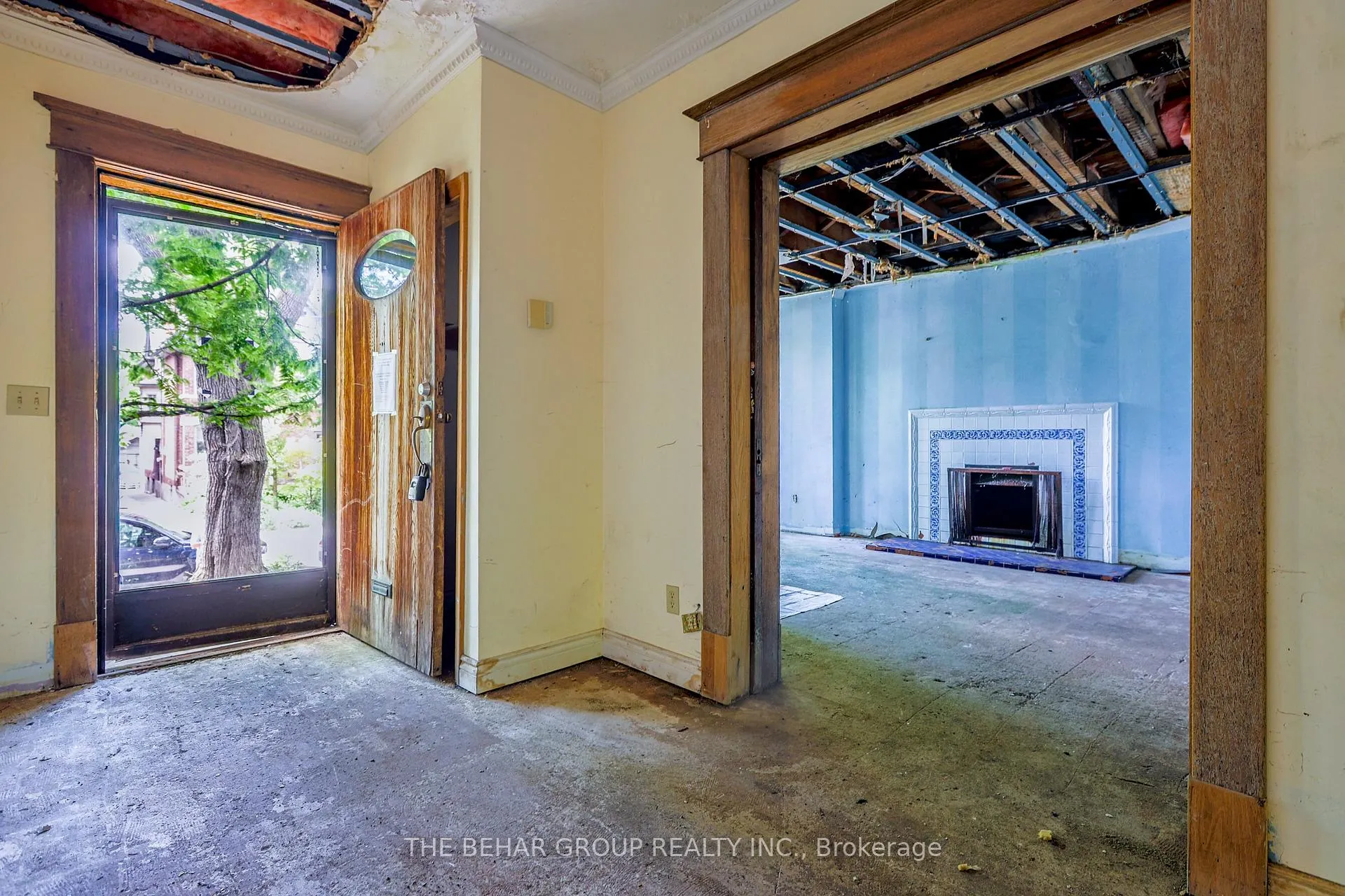 Photo 3 of 313 Sunnyside Avenue, Toronto, High Park-Swansea — HOMEH
