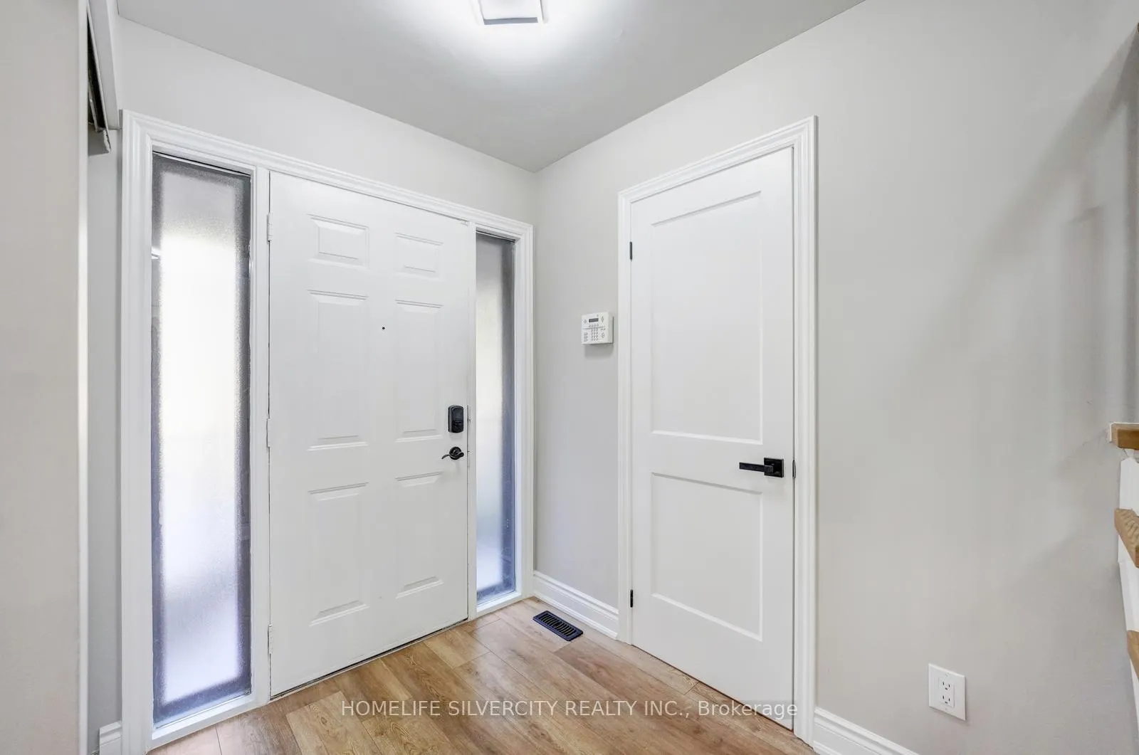 Photo 6 of 3 Folkstone Crescent, Brampton, Southgate — HOMEH