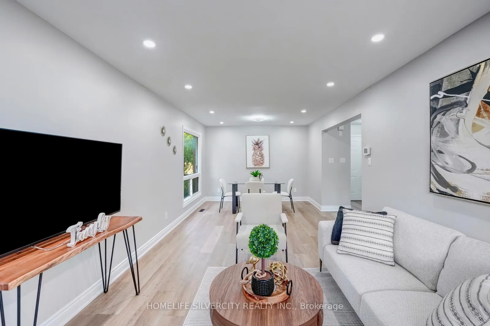 Photo 9 of 3 Folkstone Crescent, Brampton, Southgate — HOMEH