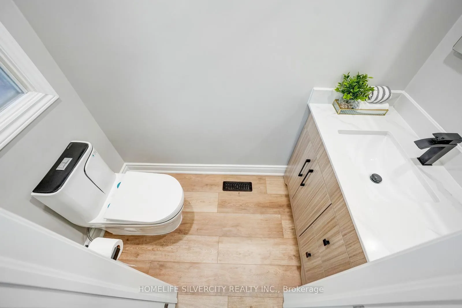 Photo 10 of 3 Folkstone Crescent, Brampton, Southgate — HOMEH