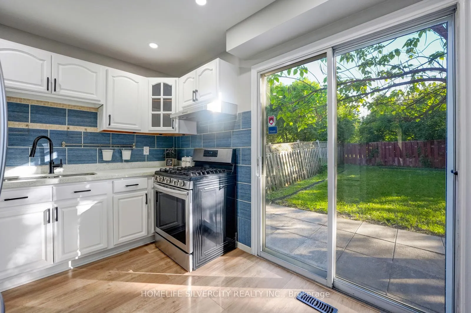 Photo 14 of 3 Folkstone Crescent, Brampton, Southgate — HOMEH