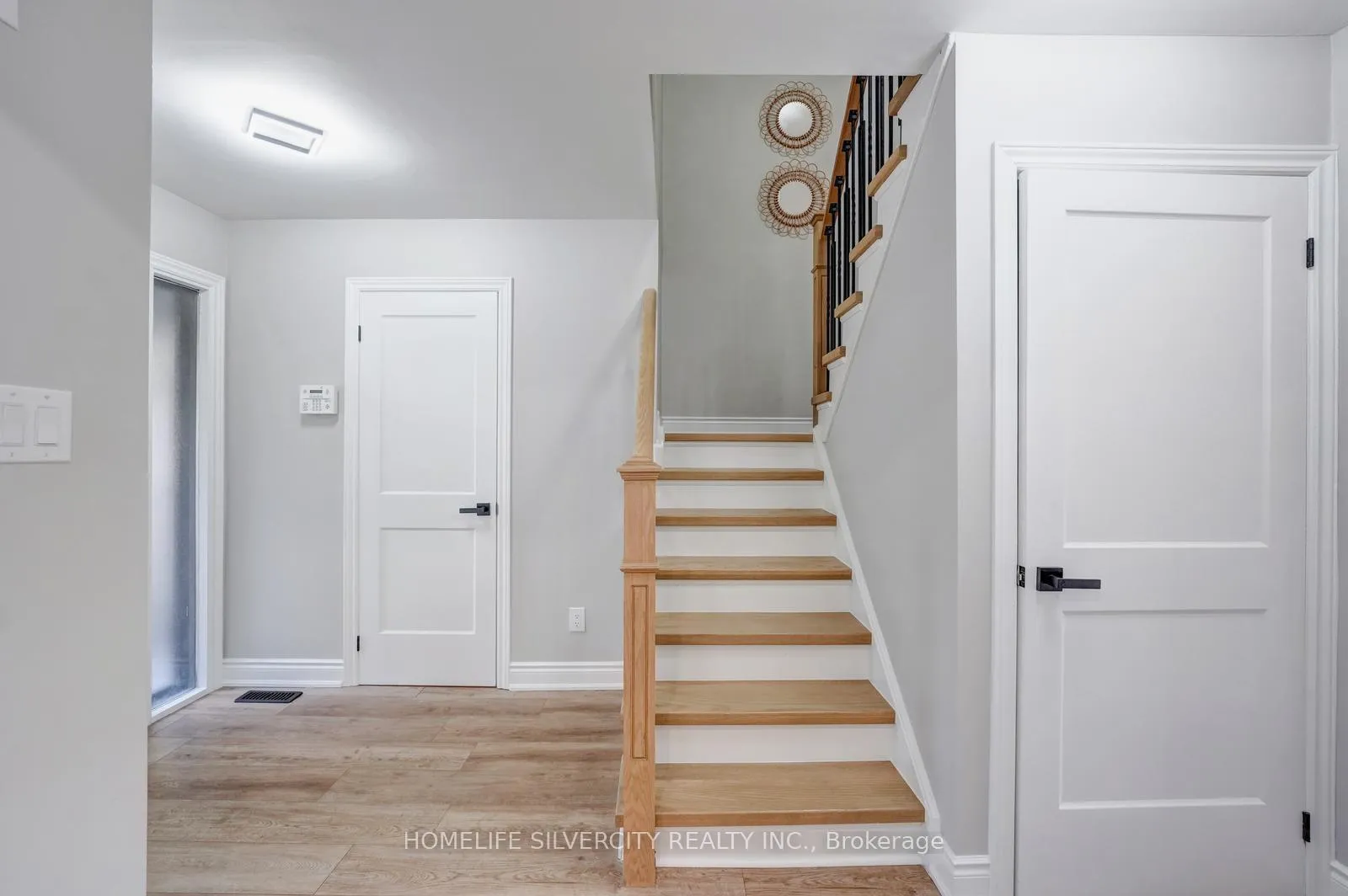 Photo 17 of 3 Folkstone Crescent, Brampton, Southgate — HOMEH