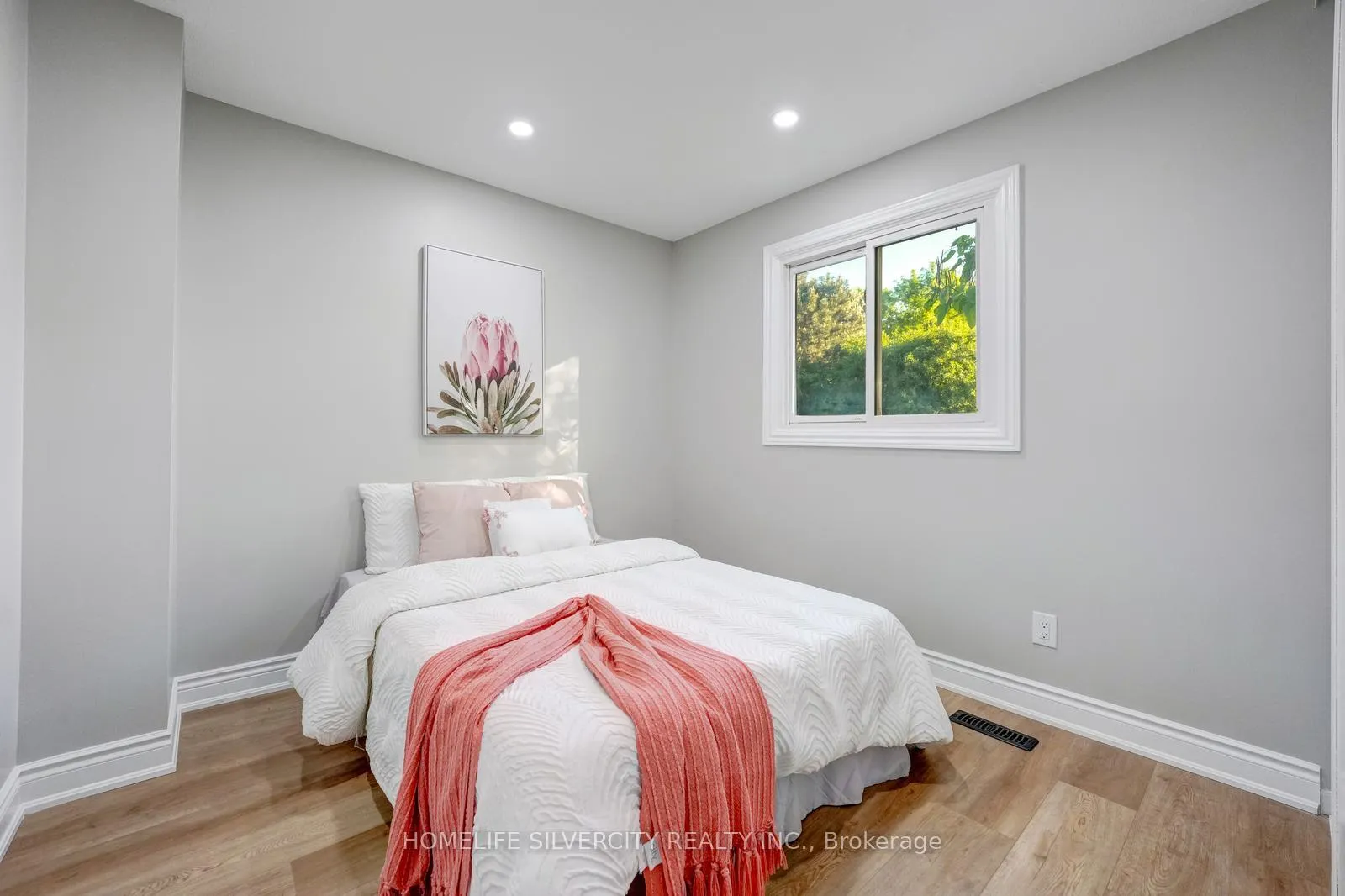 Photo 22 of 3 Folkstone Crescent, Brampton, Southgate — HOMEH