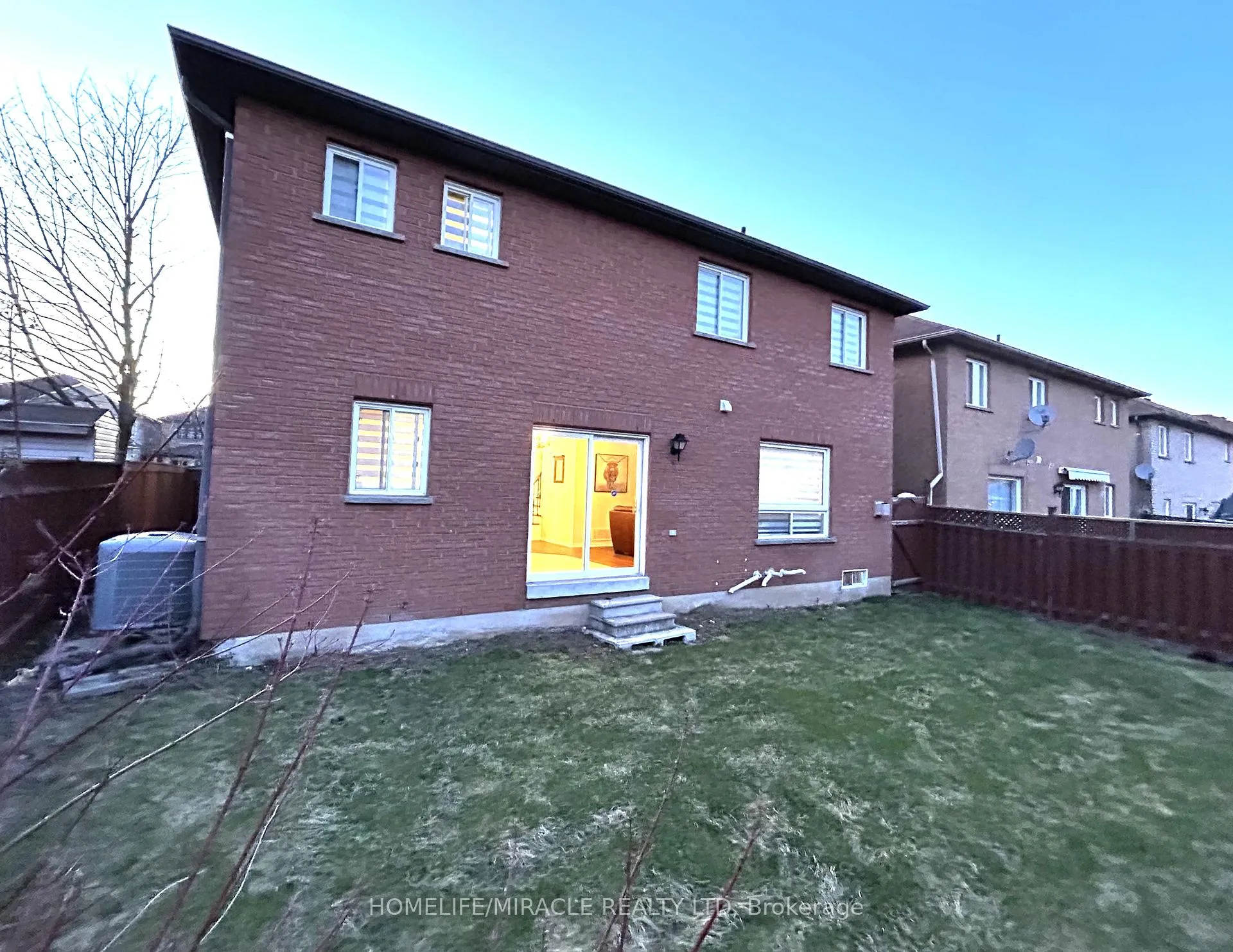 Photo 38 of 65 Fairhill Avenue, Brampton, Fletcher's Meadow — HOMEH