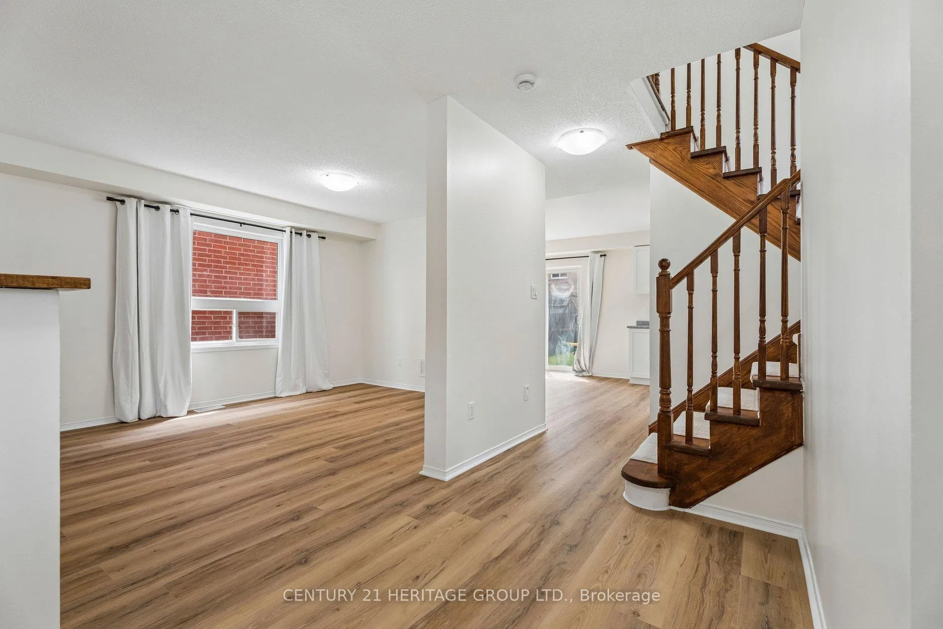 Photo 5 of 1438 Forest Street, Innisfil, Alcona — HOMEH