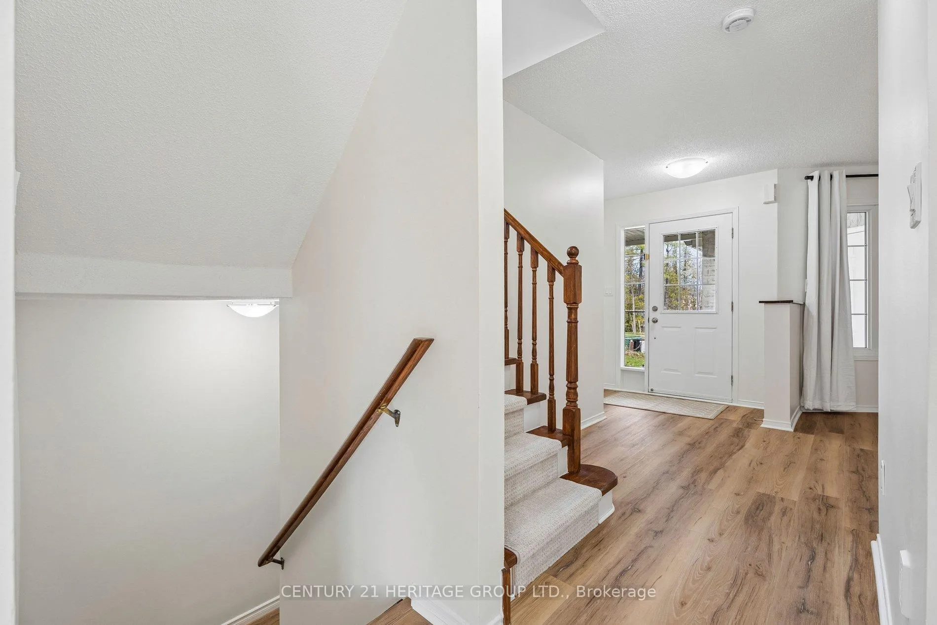 Photo 6 of 1438 Forest Street, Innisfil, Alcona — HOMEH