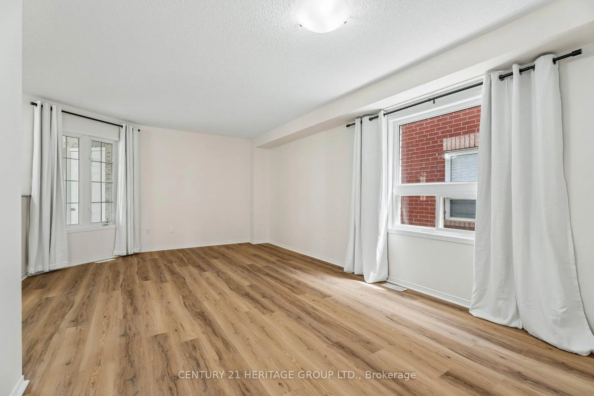 Photo 7 of 1438 Forest Street, Innisfil, Alcona — HOMEH